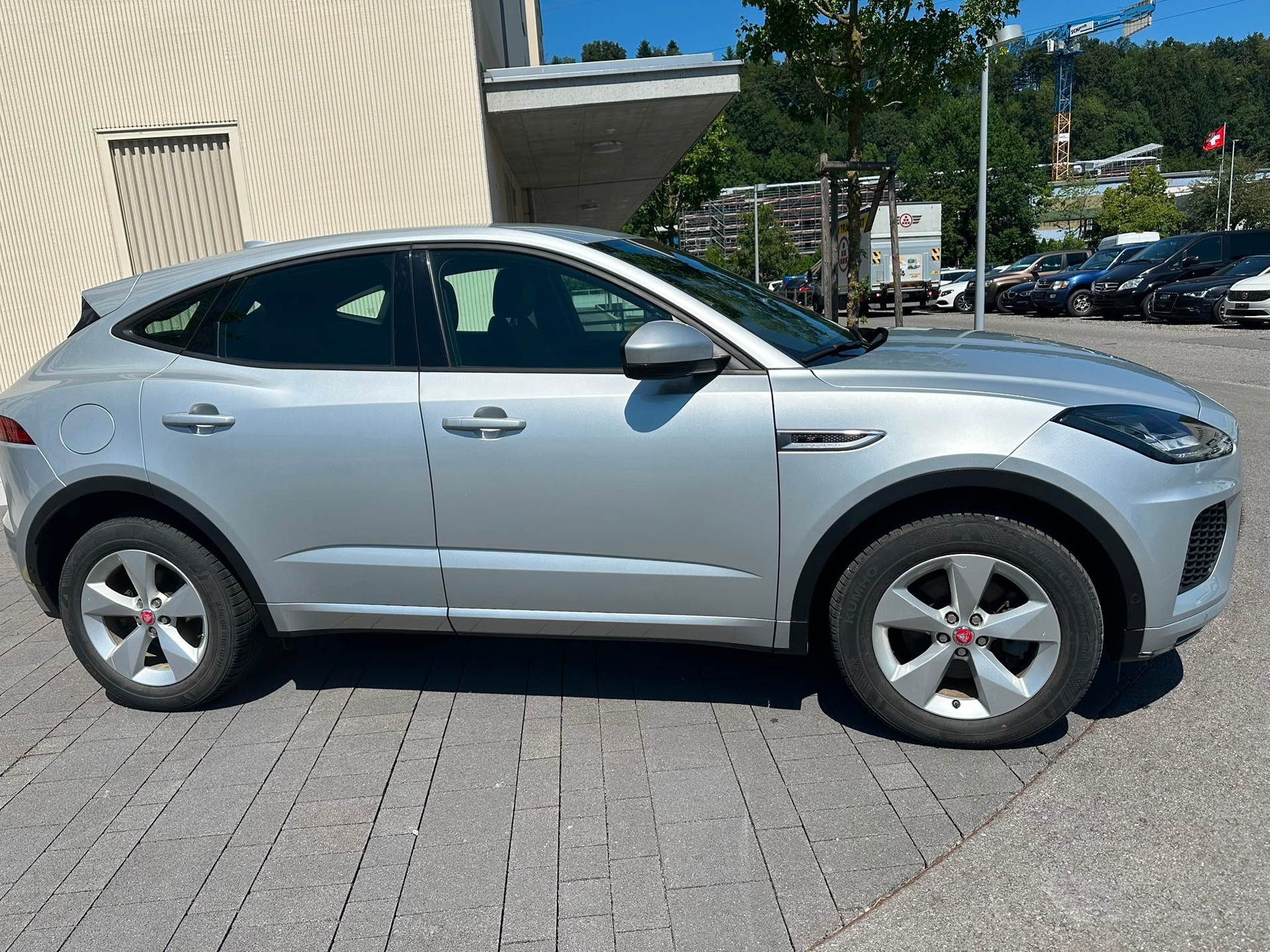 JAGUAR E-Pace 2.0d D150 R-Dynamic S AWD-image-2