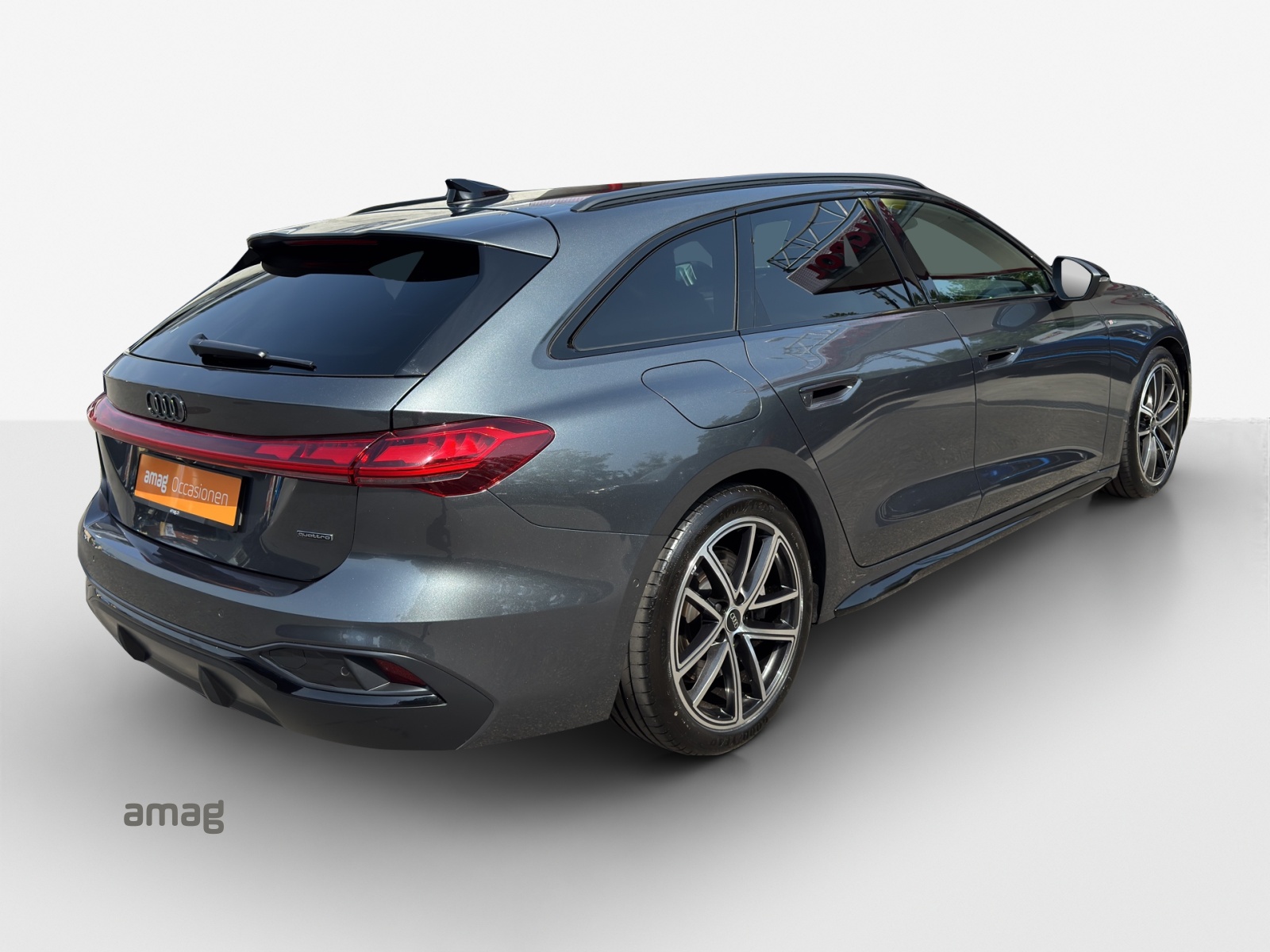 AUDI A5 Avant TDI quattro 150 kW S tronic-image-4