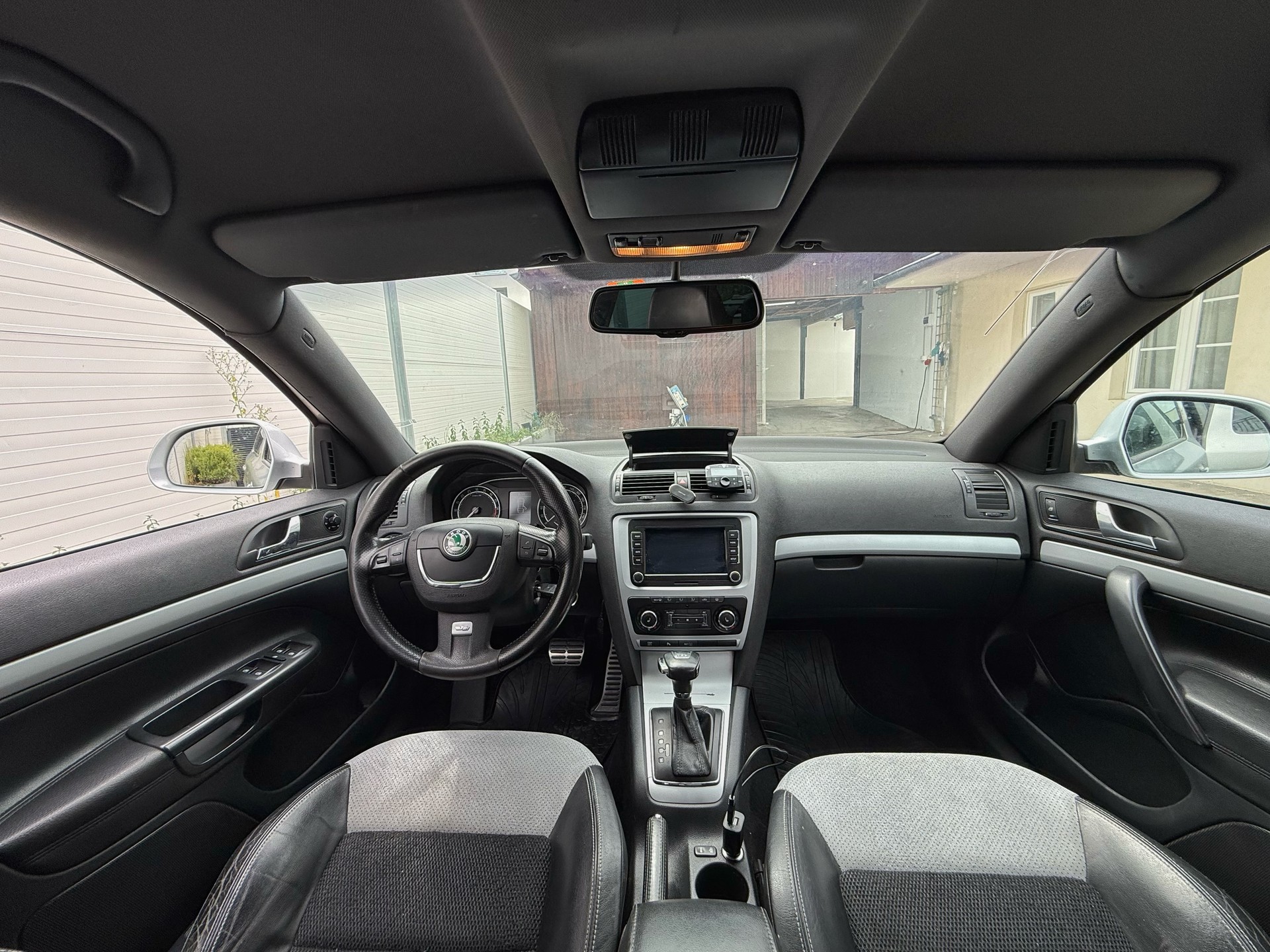 SKODA Octavia 2.0 TDI RS DSG-image-9