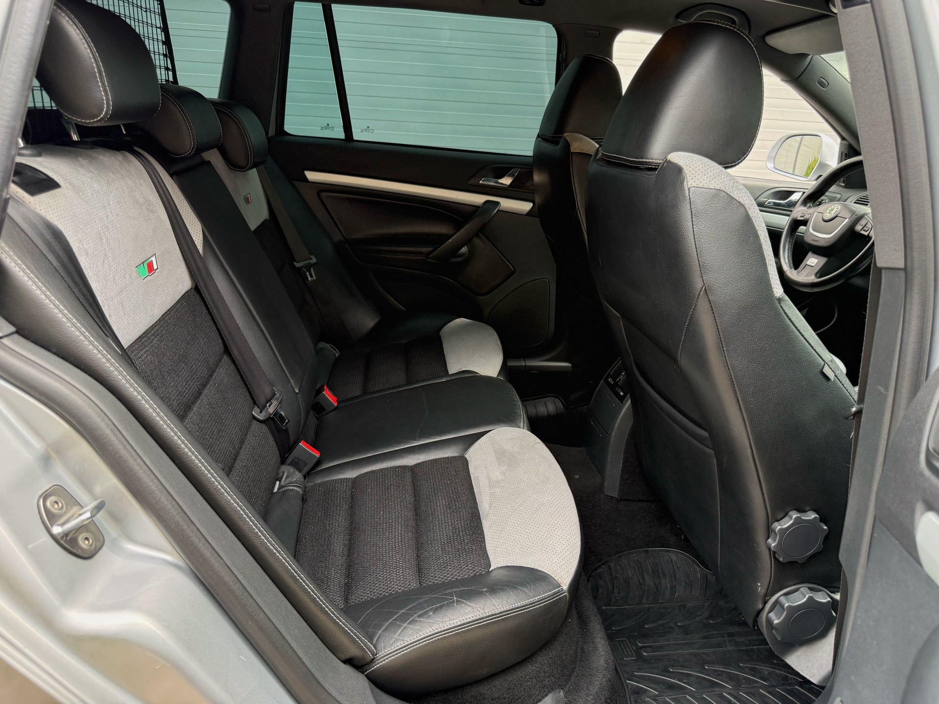 SKODA Octavia 2.0 TDI RS DSG-image-11