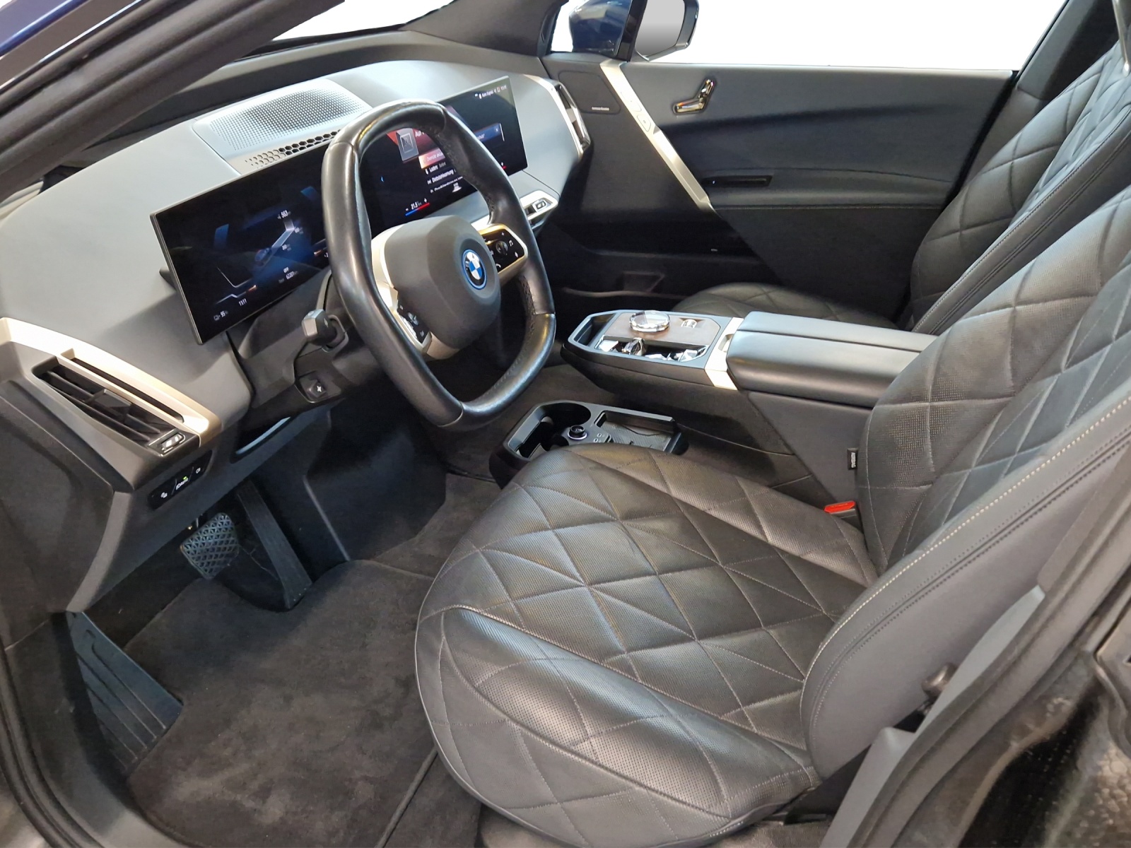 BMW iX xDrive50 Sport-image-14