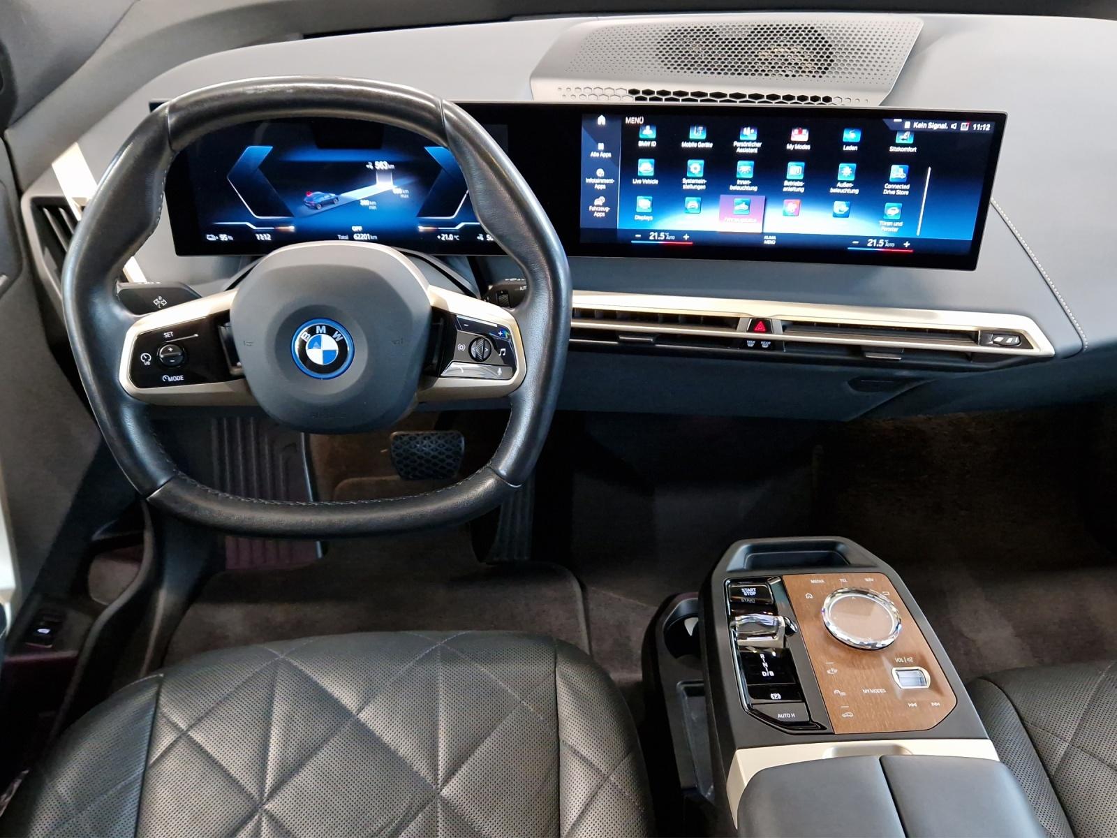 BMW iX xDrive50 Sport-image-19