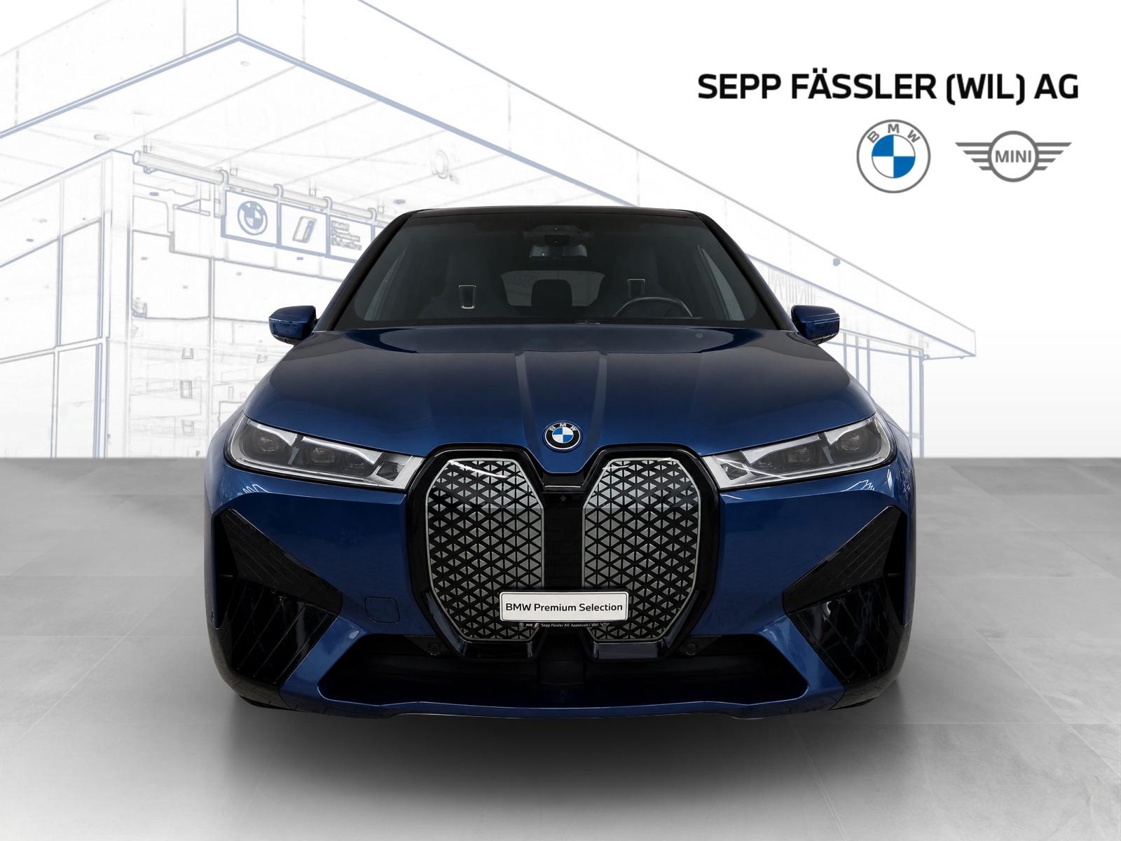 BMW iX xDrive50 Sport-image-11