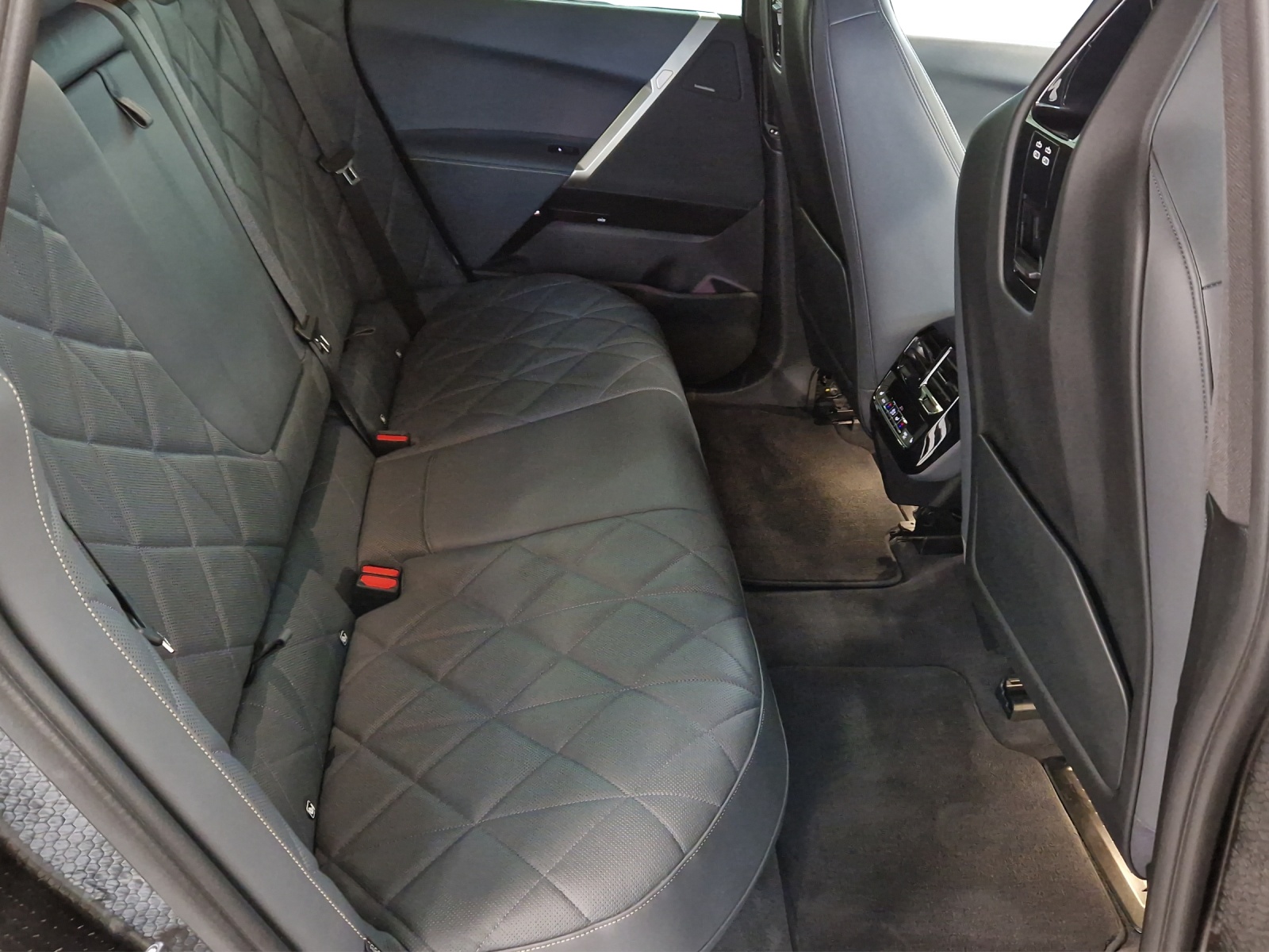 BMW iX xDrive50 Sport-image-20