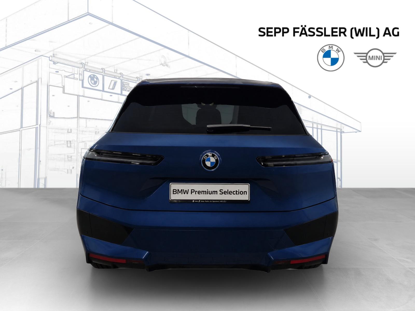 BMW iX xDrive50 Sport-image-4