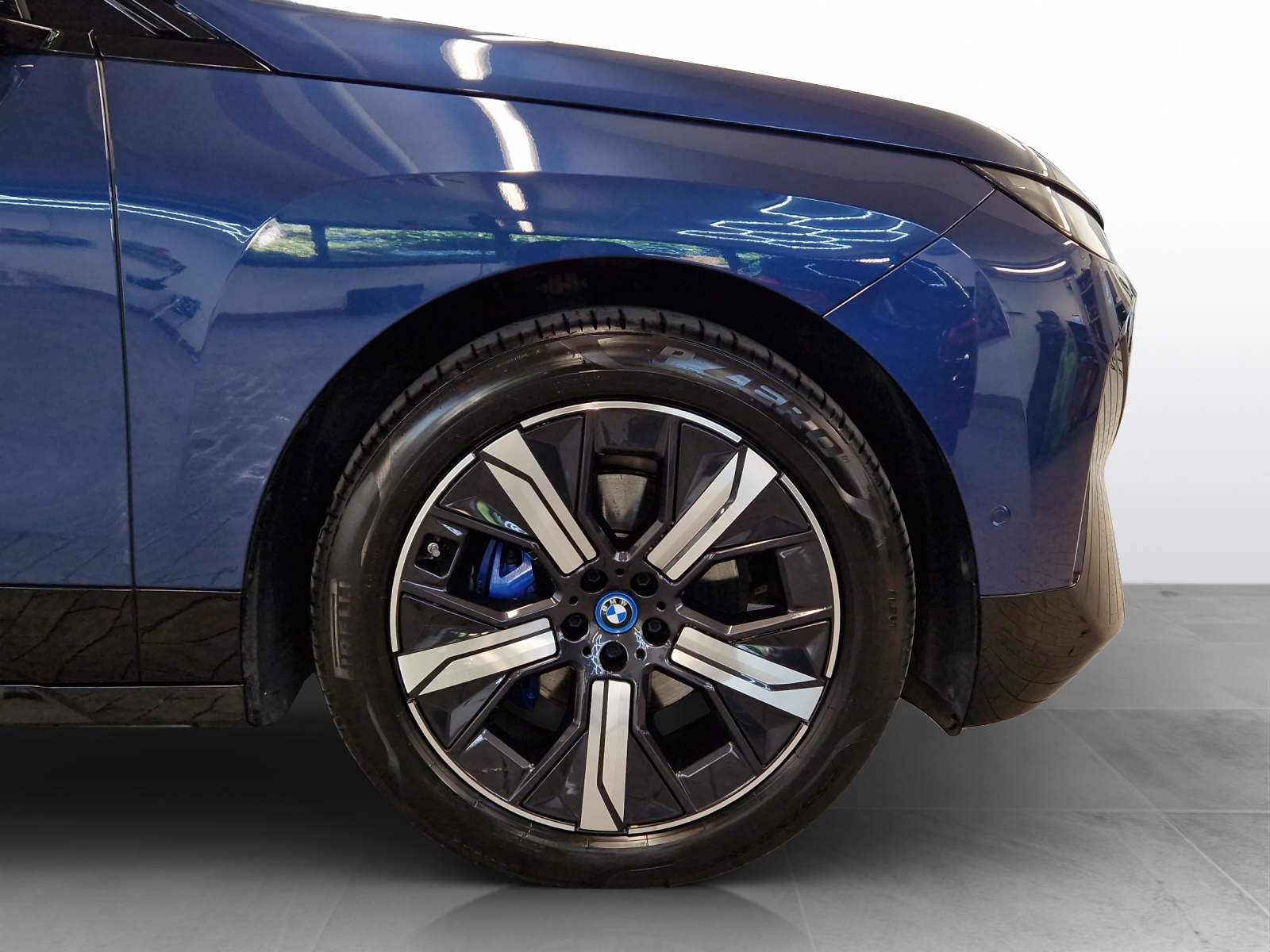 BMW iX xDrive50 Sport-image-8