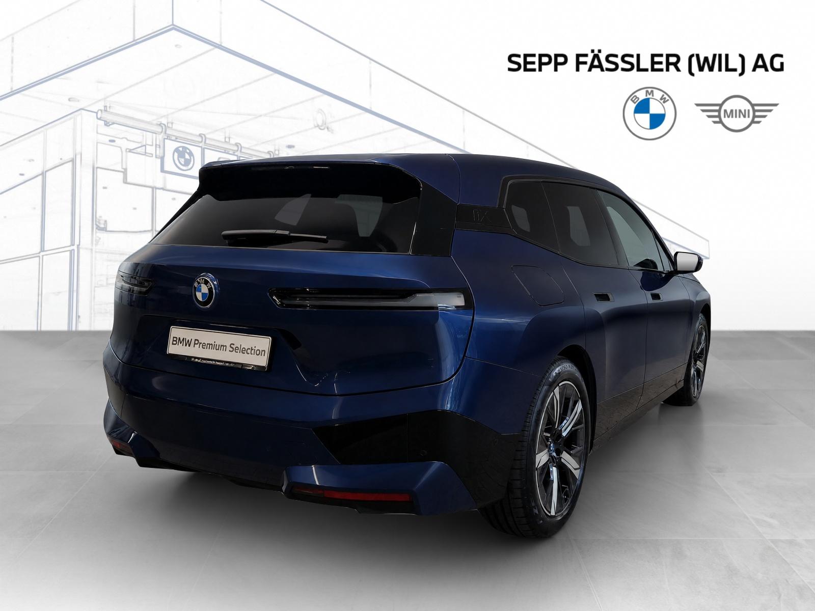 BMW iX xDrive50 Sport-image-6