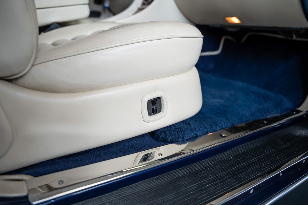 BENTLEY Turbo R LWB-image-36