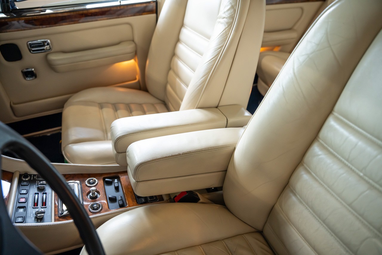 BENTLEY Turbo R LWB-image-33