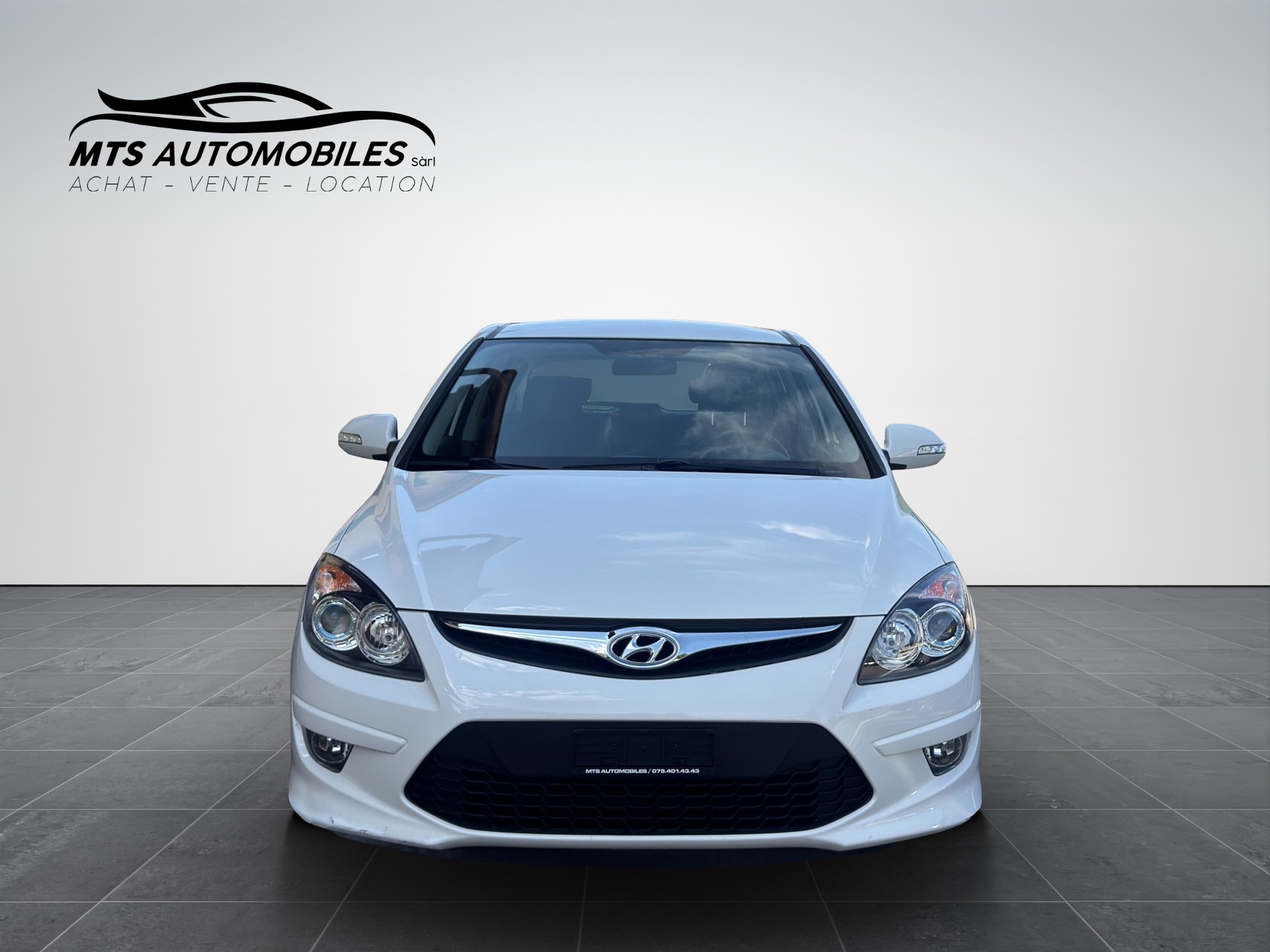HYUNDAI i30 1.6 Swiss Plus Edition-image-1