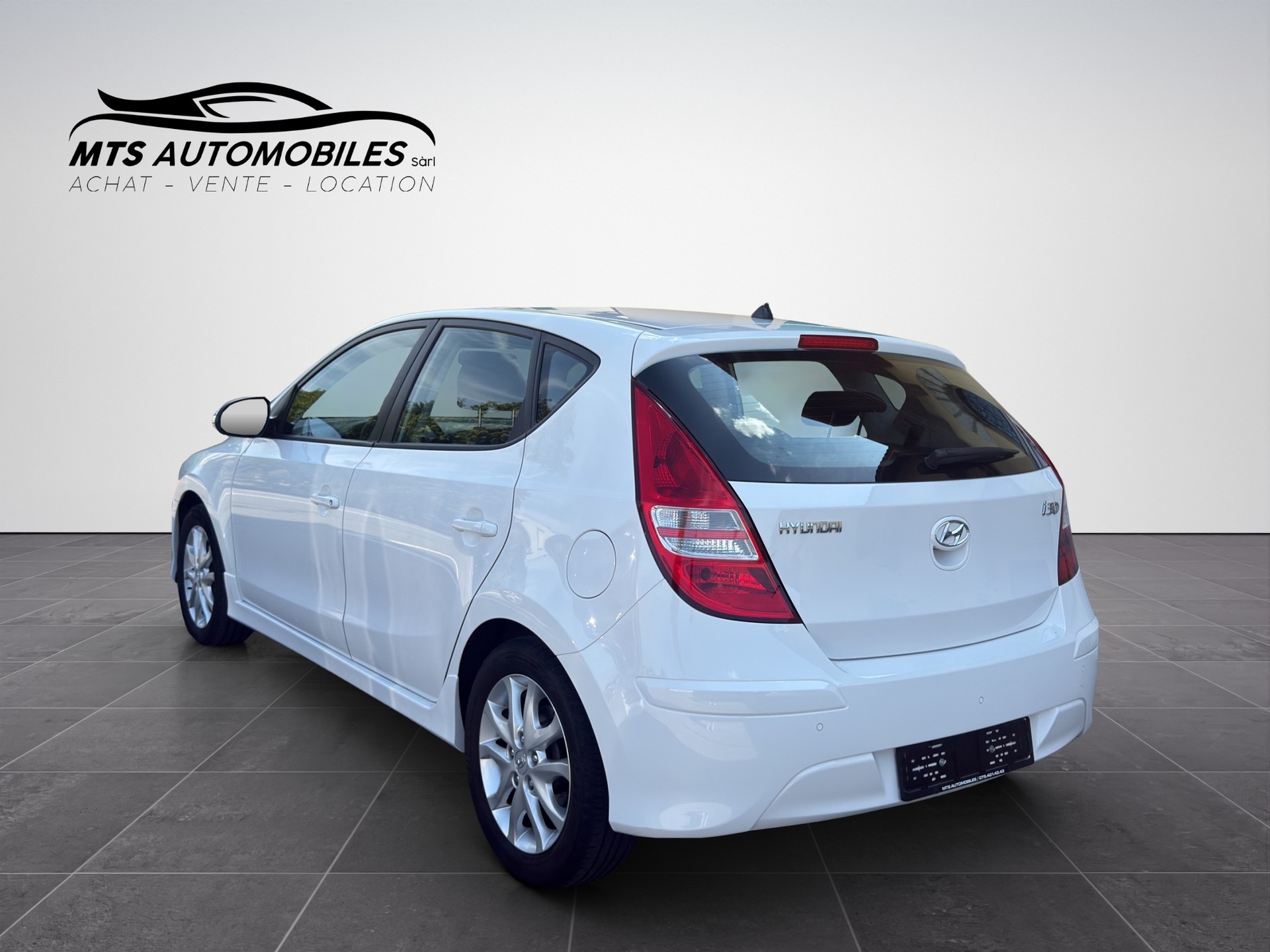 HYUNDAI i30 1.6 Swiss Plus Edition-image-3