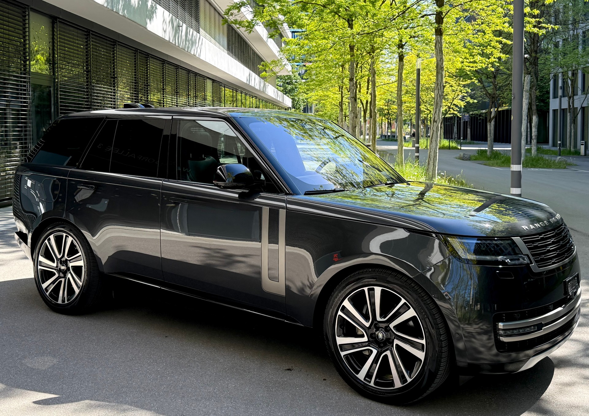 LAND ROVER Range Rover D300 3.0D I6 MHEV SE Automatic-image-5