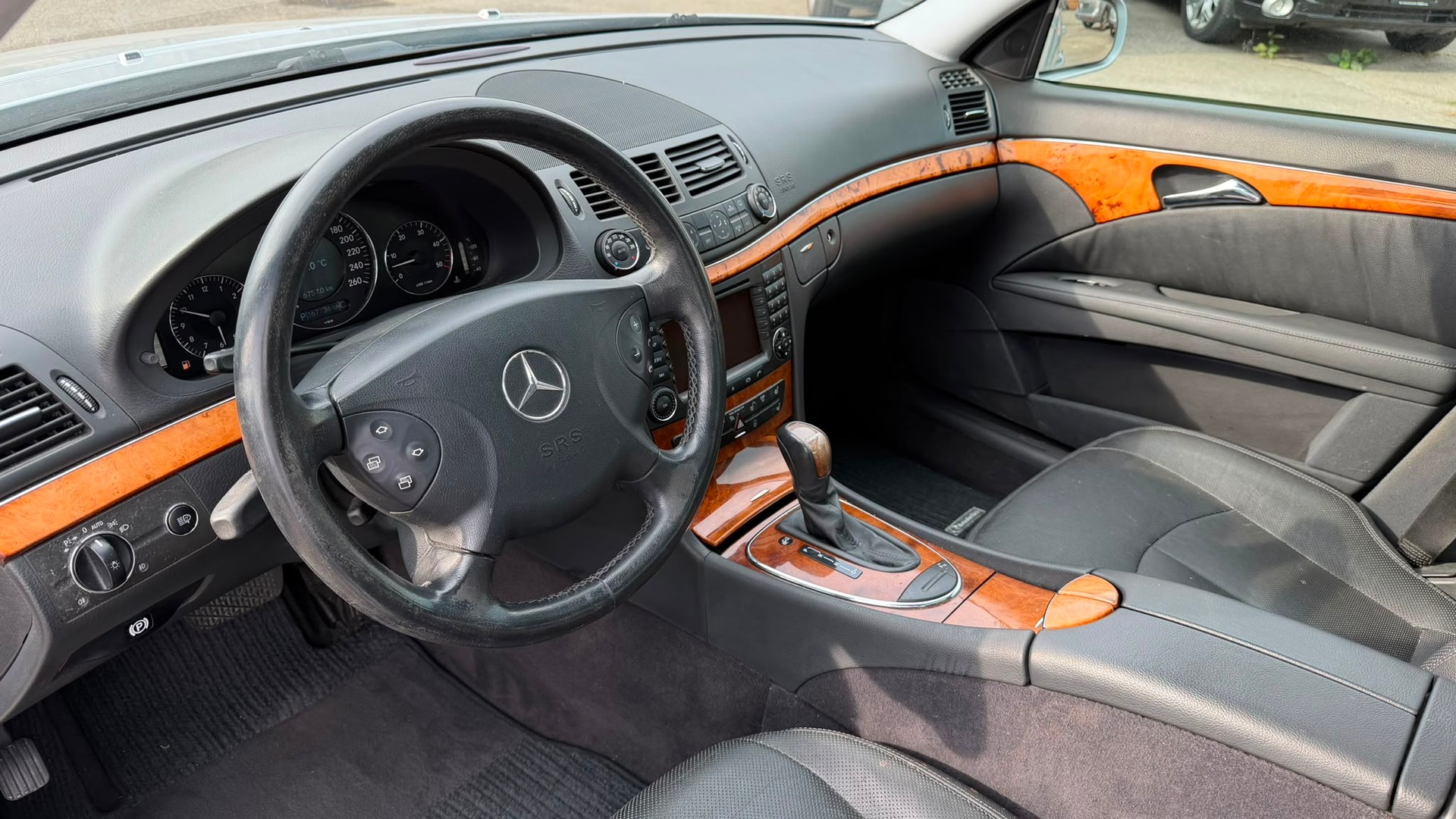 MERCEDES-BENZ E 280 CDI Classic 4Matic Automatic-image-11