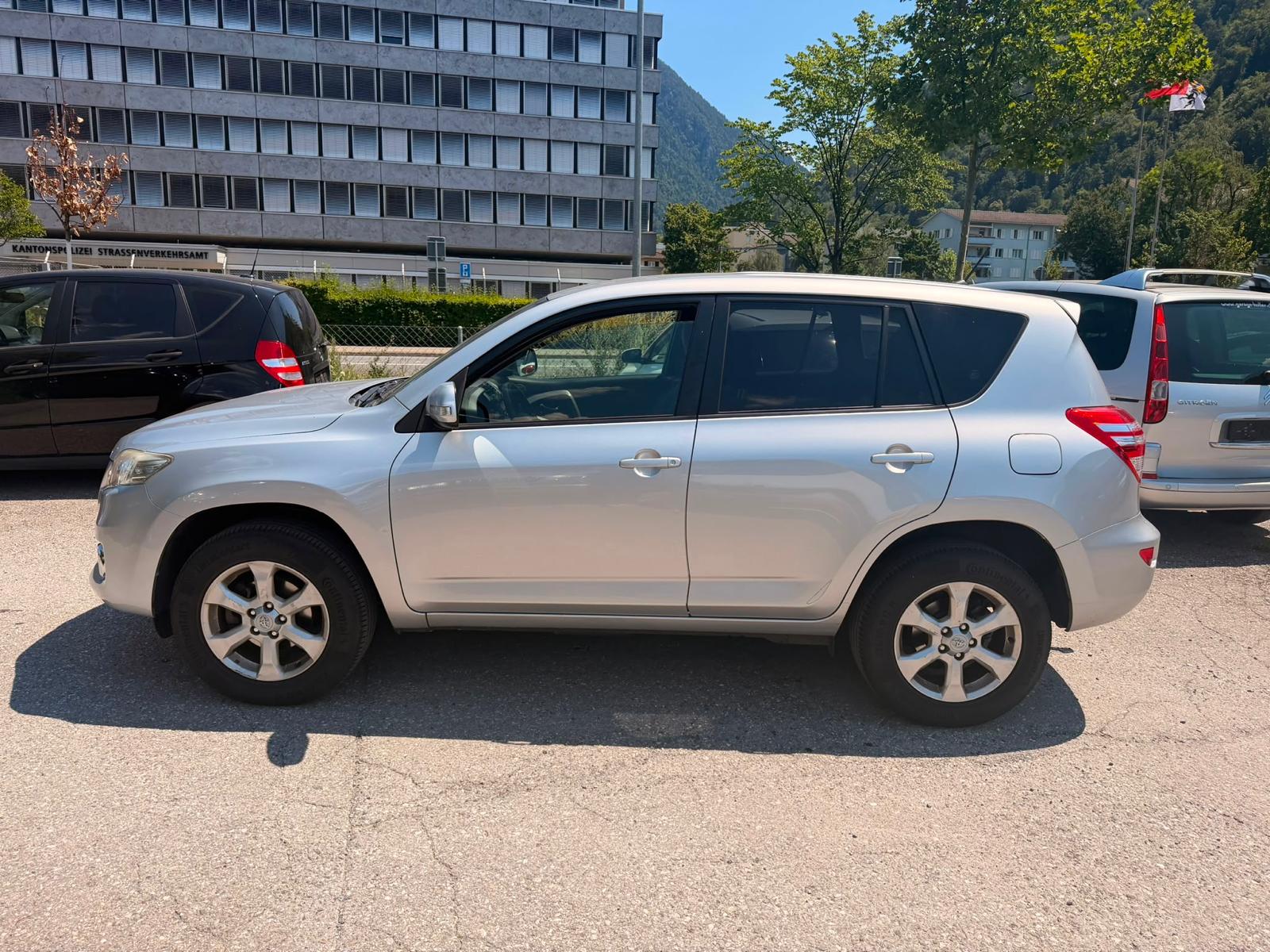 TOYOTA RAV-4 2.0 16V-image-11