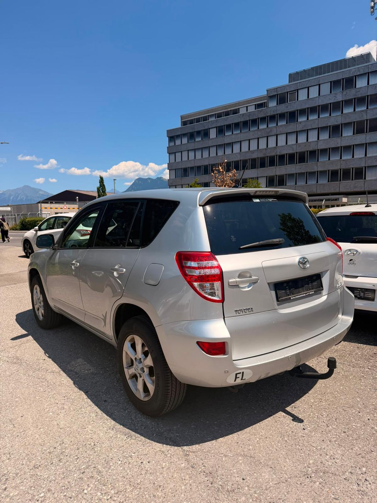 TOYOTA RAV-4 2.0 16V-image-10