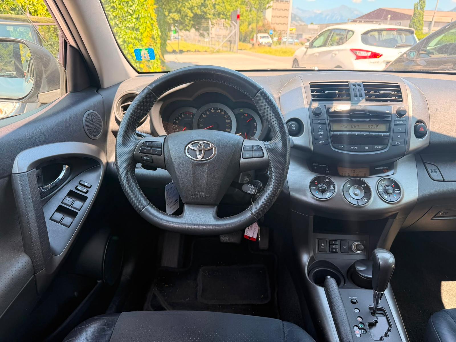 TOYOTA RAV-4 2.0 16V-image-12