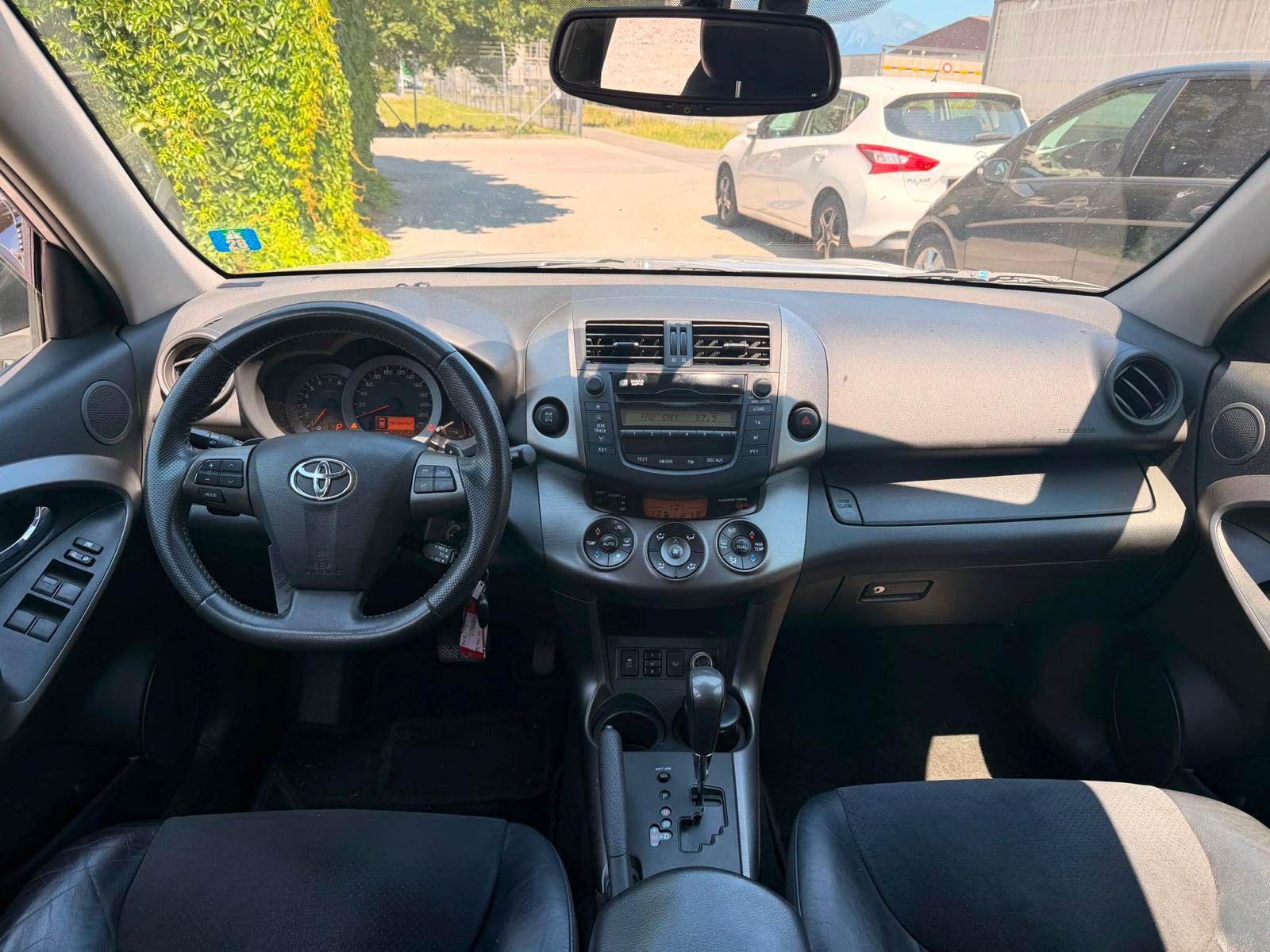 TOYOTA RAV-4 2.0 16V-image-8