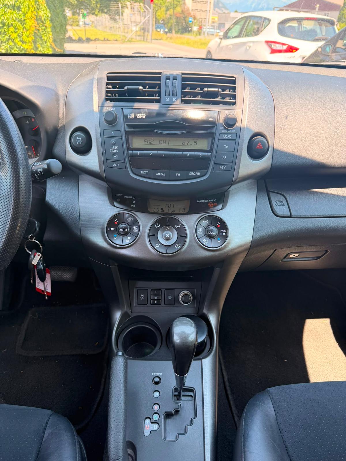 TOYOTA RAV-4 2.0 16V-image-14