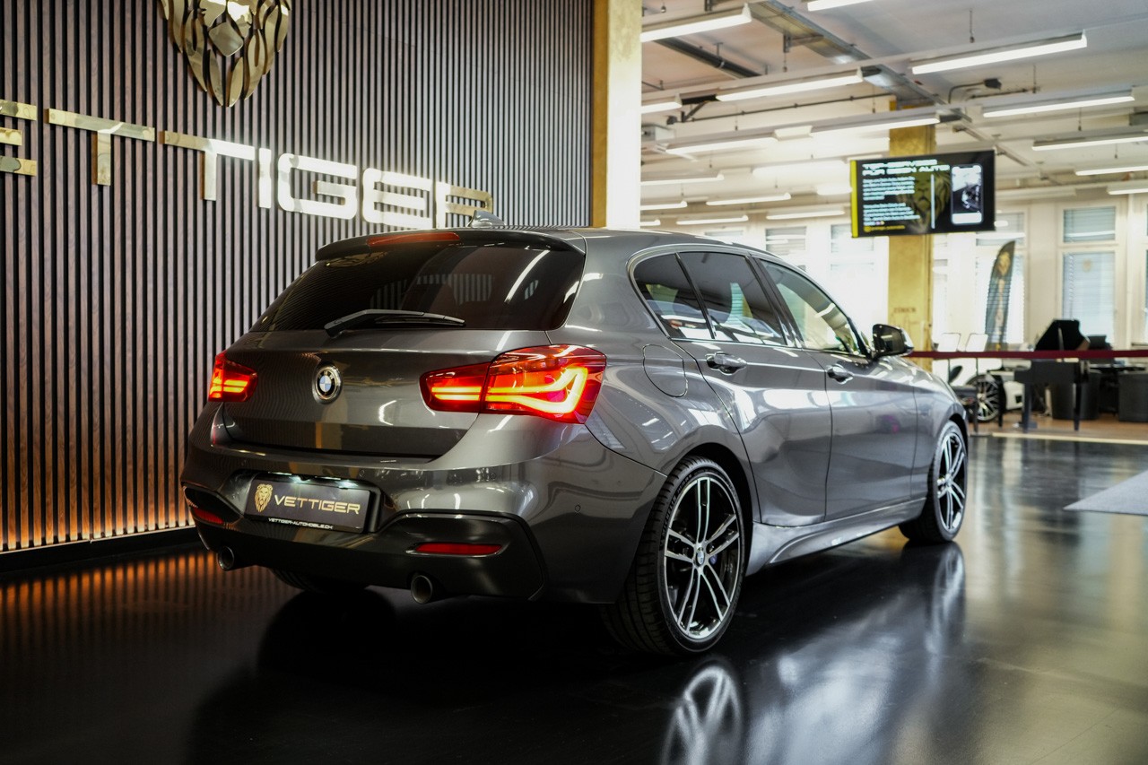 BMW M140i xDrive Steptronic-image-5