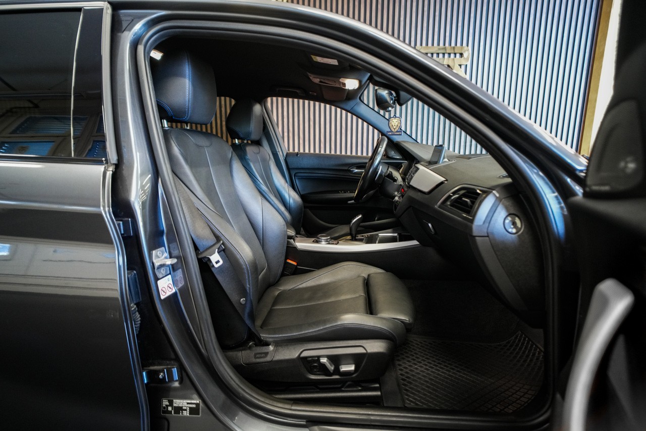 BMW M140i xDrive Steptronic-image-13