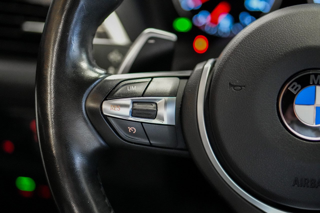 BMW M140i xDrive Steptronic-image-25