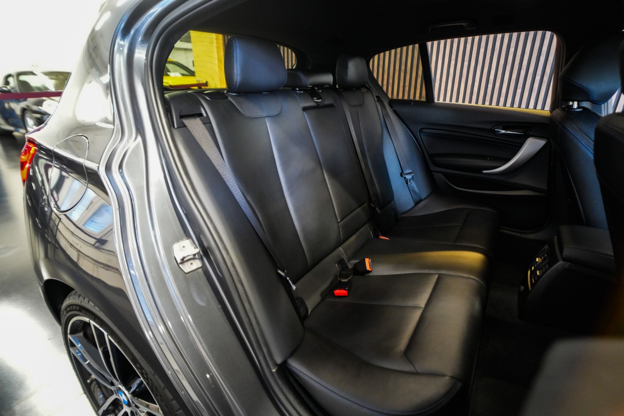 BMW M140i xDrive Steptronic-image-15