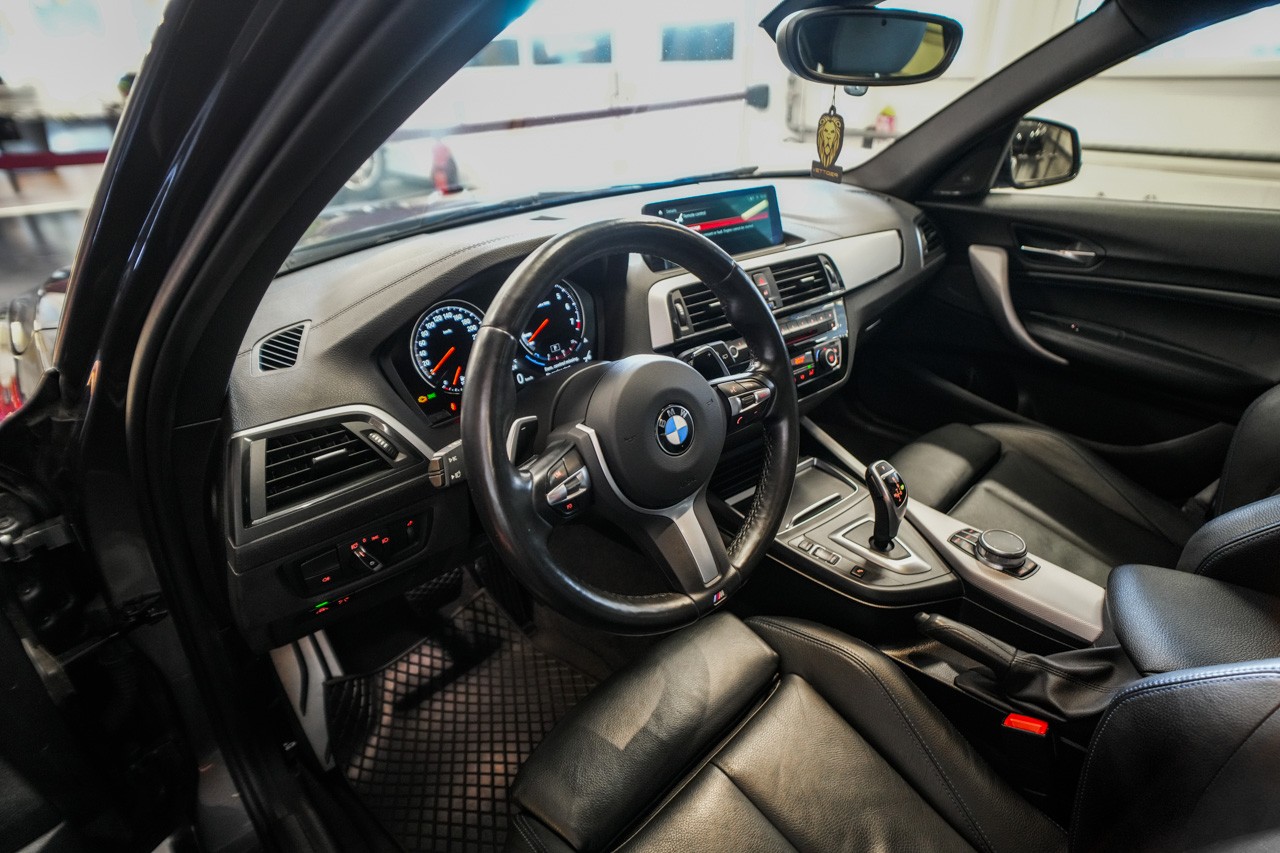BMW M140i xDrive Steptronic-image-10
