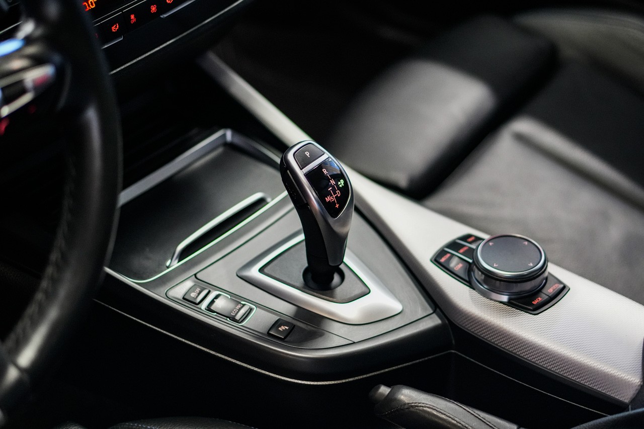 BMW M140i xDrive Steptronic-image-29