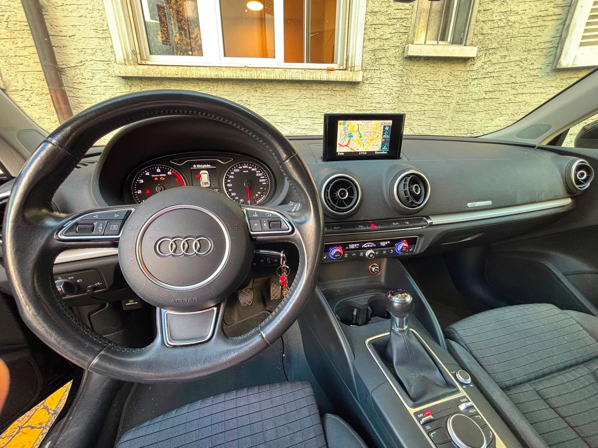 AUDI Sportback A3 1.4 TFSI S line-image-3
