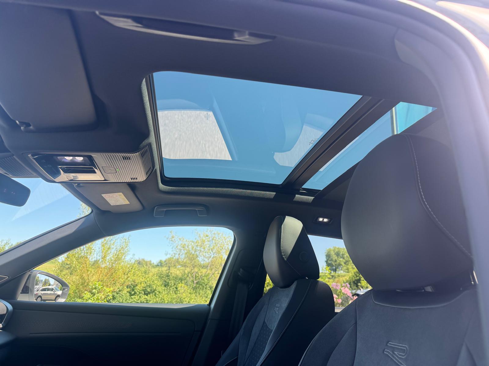 VW T-Roc 1.5 eTSI mHEV R-Line DSG-image-8