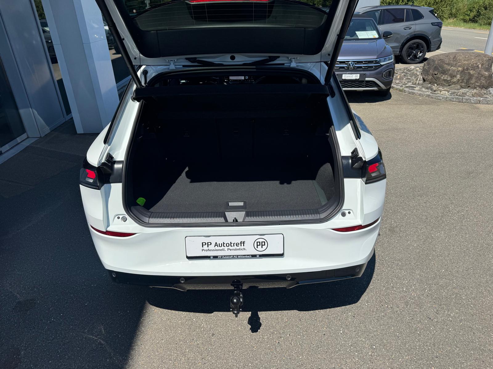 VW T-Roc 1.5 eTSI mHEV R-Line DSG-image-4