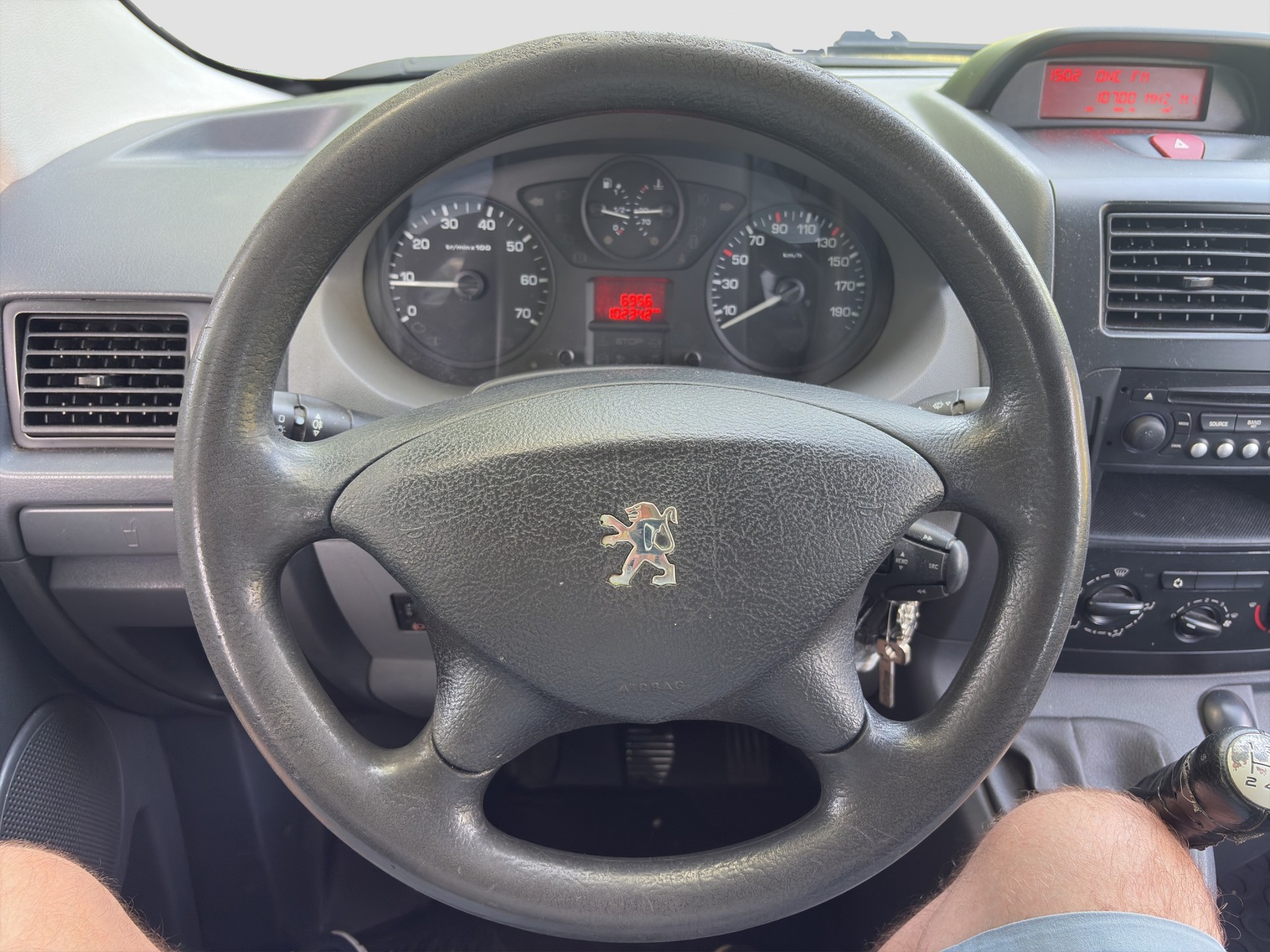 PEUGEOT Expert Tepee 1.6 HDi Confort L1 6 PLACES-image-14