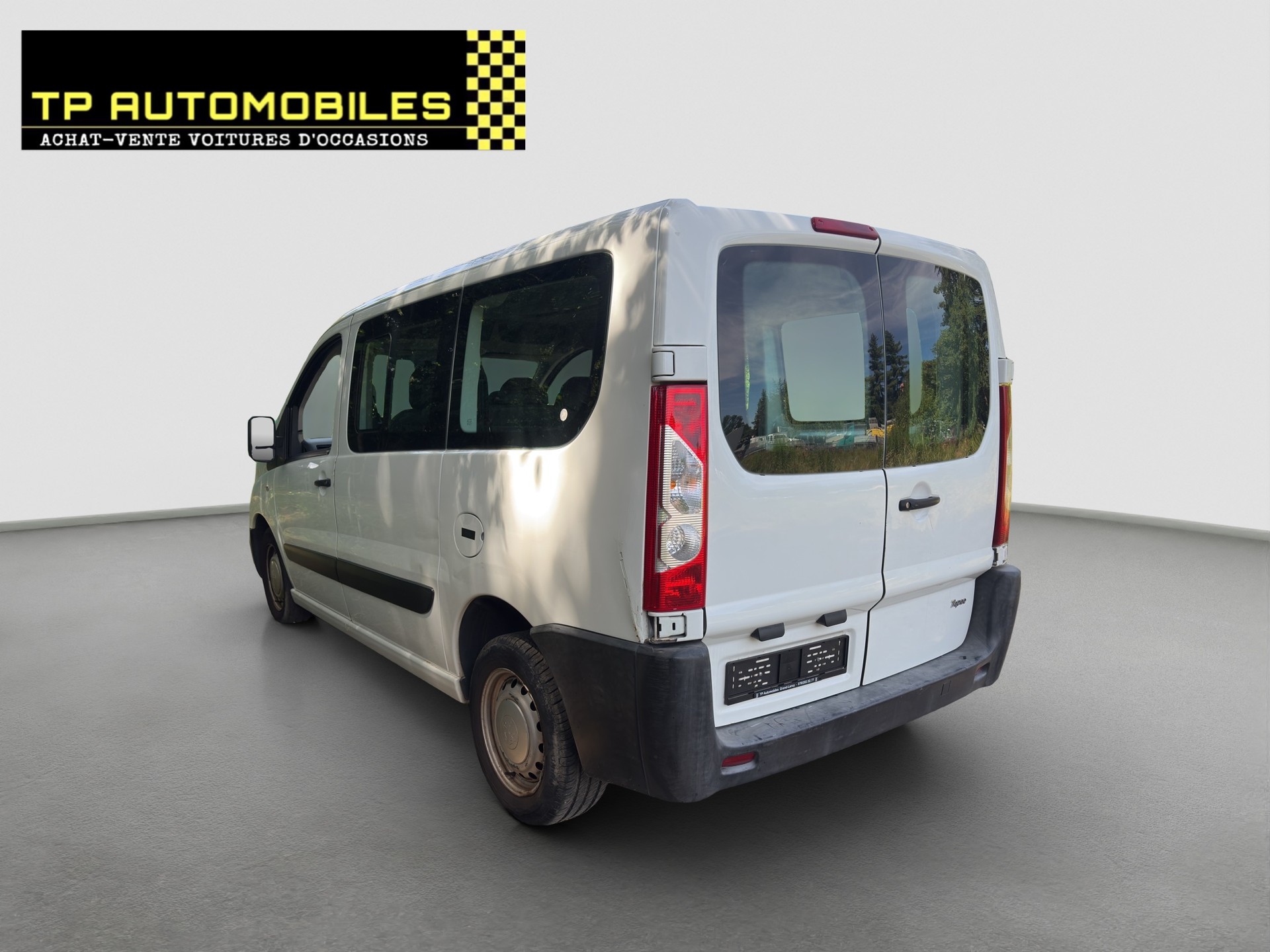 PEUGEOT Expert Tepee 1.6 HDi Confort L1 6 PLACES-image-6