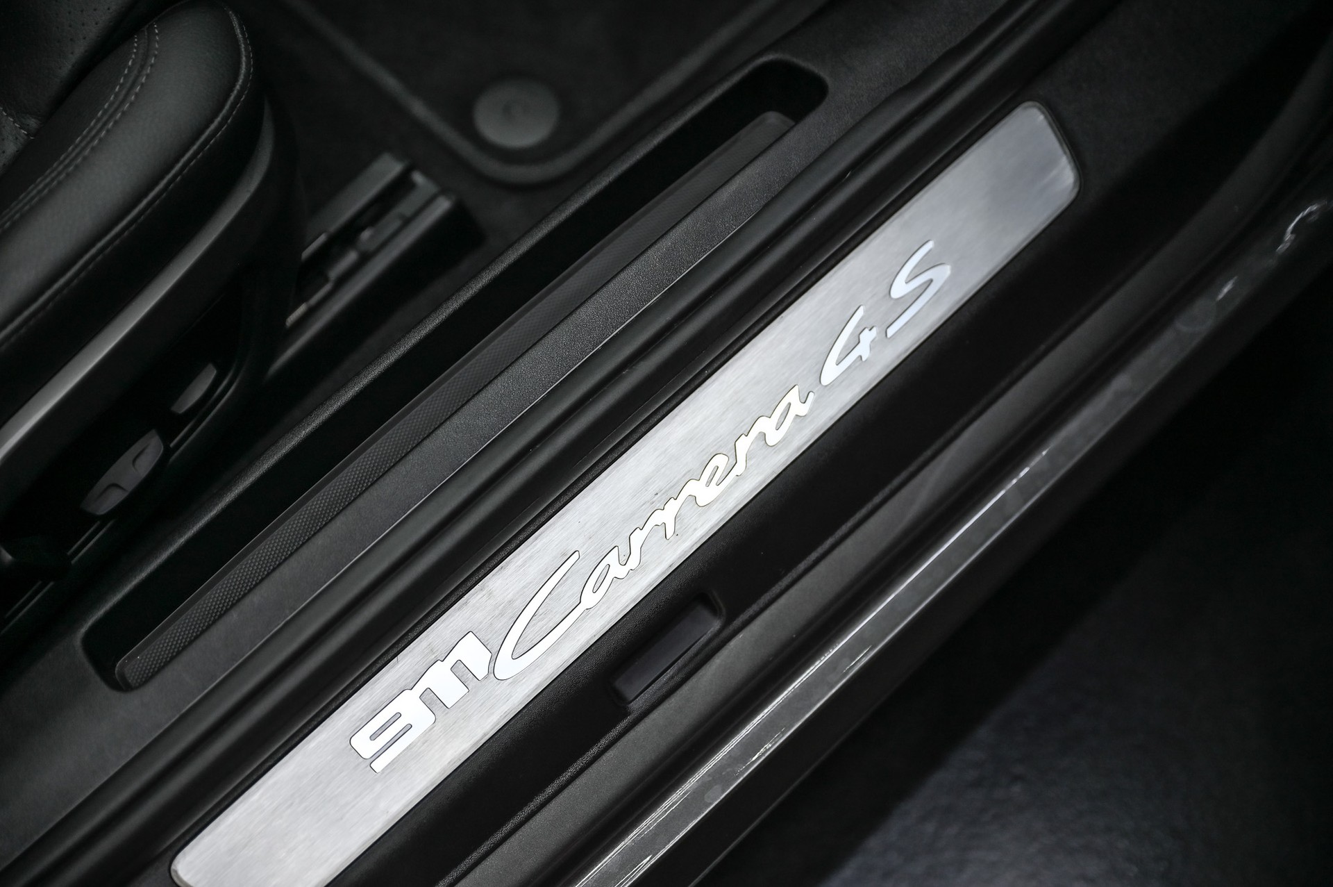 PORSCHE 911 Carrera 4S PDK-image-16