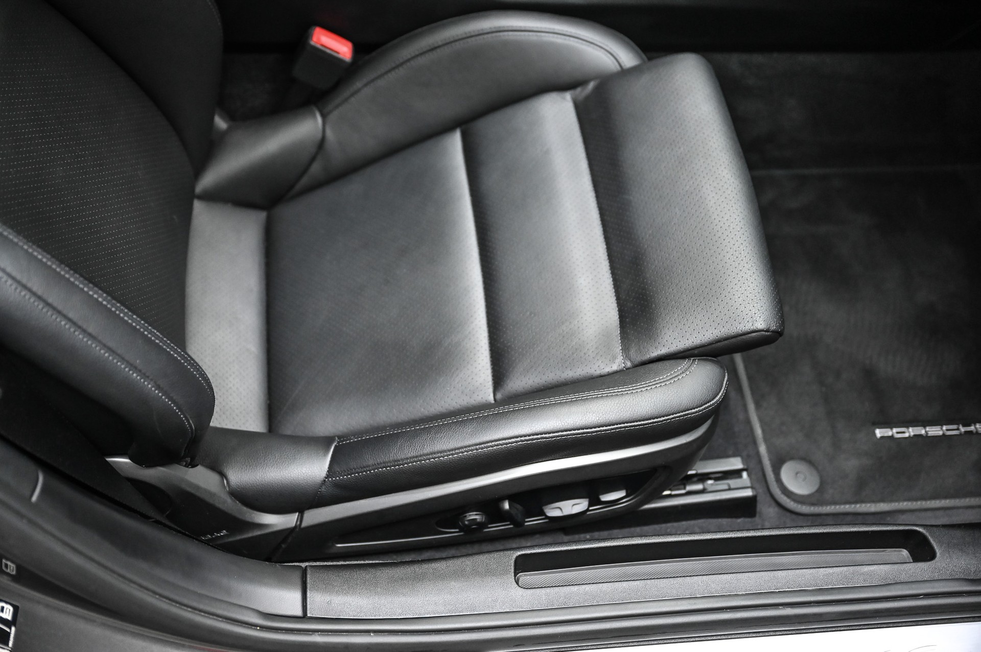 PORSCHE 911 Carrera 4S PDK-image-28