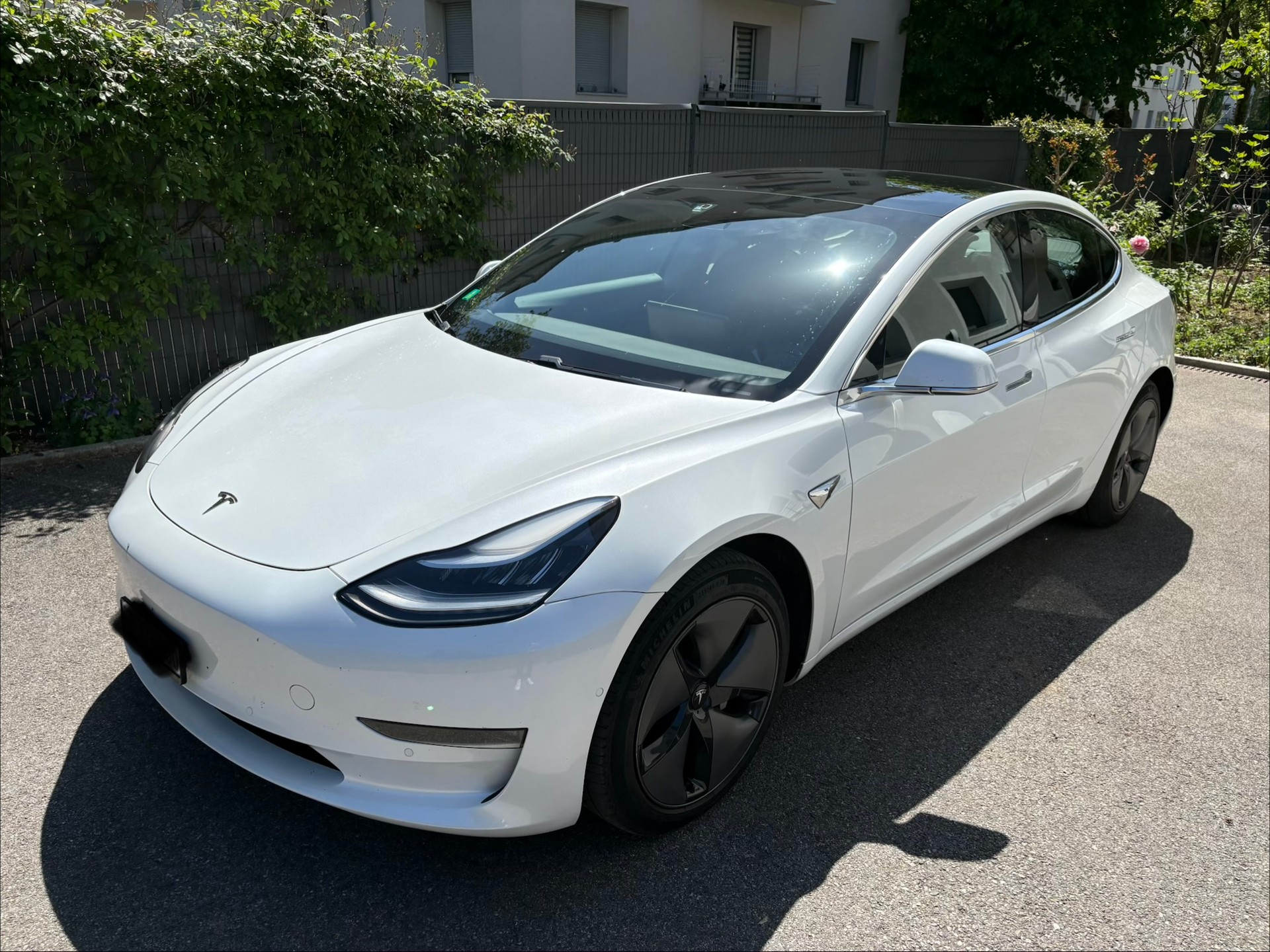 TESLA AWD Long Range Dual Motor-image-0