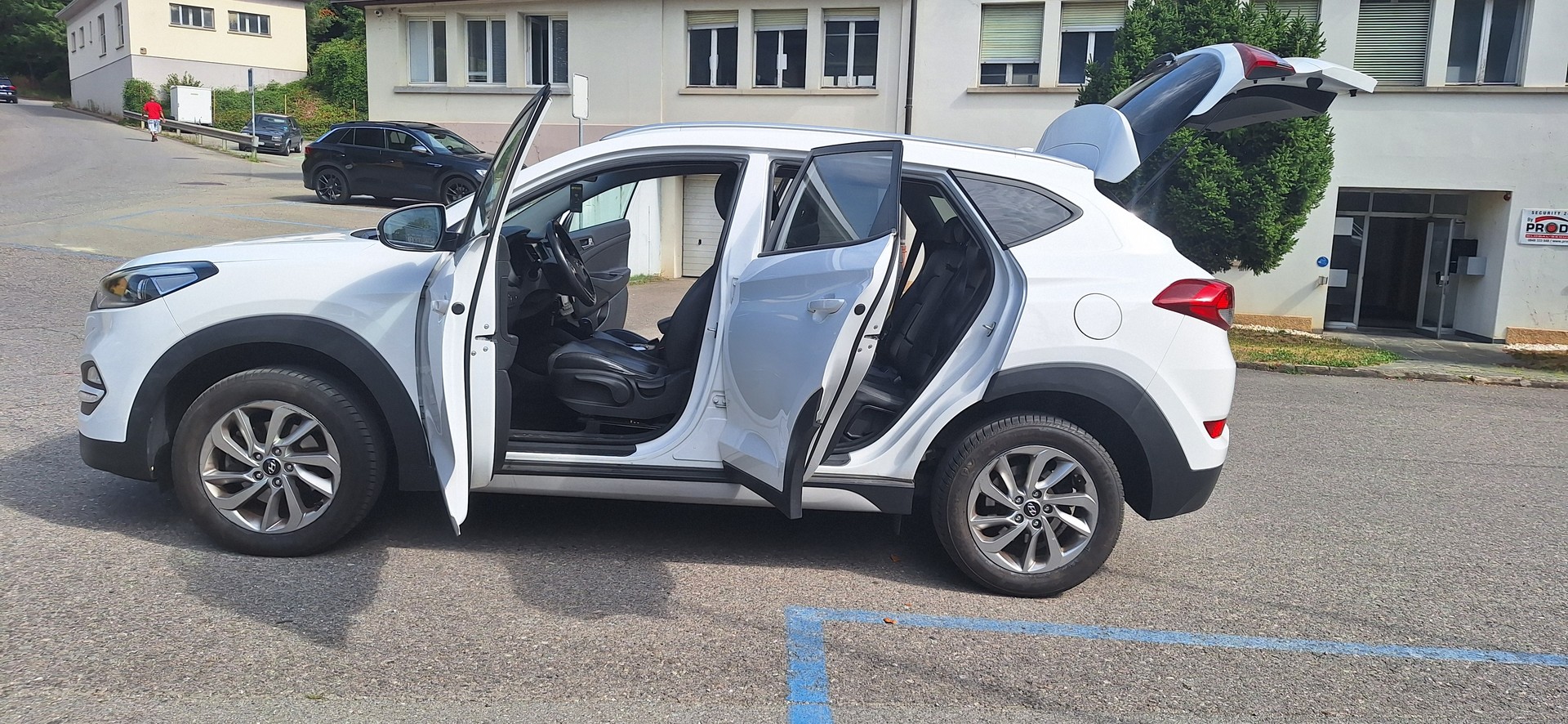 HYUNDAI Tucson 2.0 CRDI Vertex 4WD Automatic-image-15