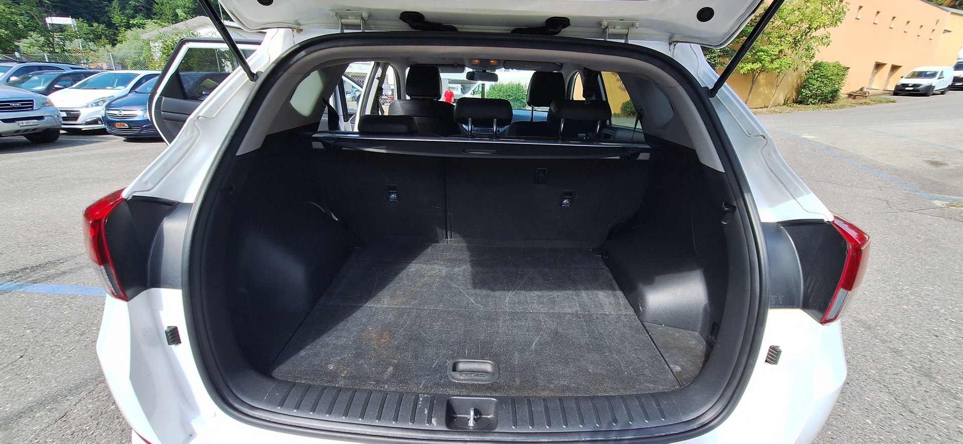 HYUNDAI Tucson 2.0 CRDI Vertex 4WD Automatic-image-10