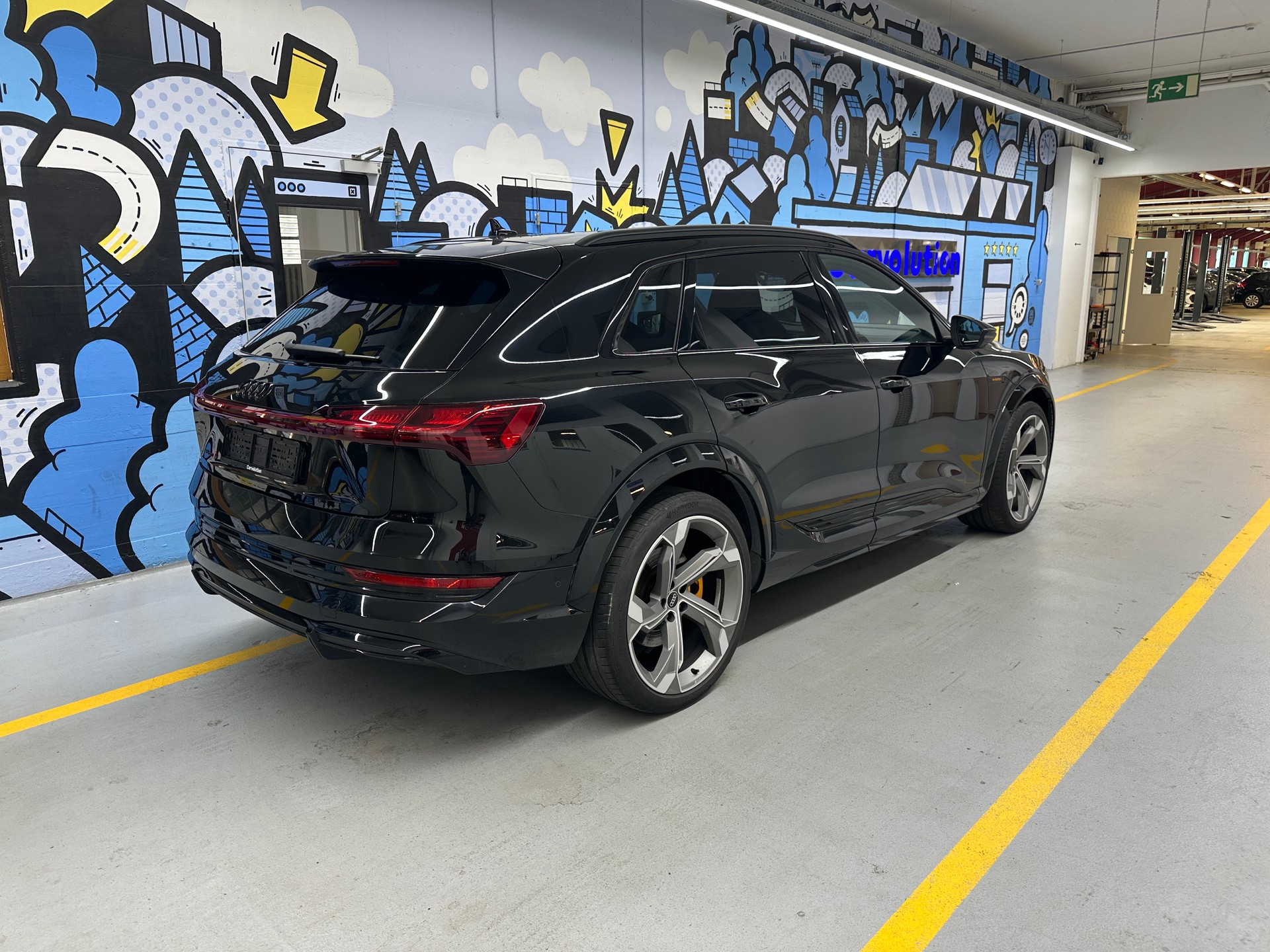 AUDI e-tron S quattro-image-3