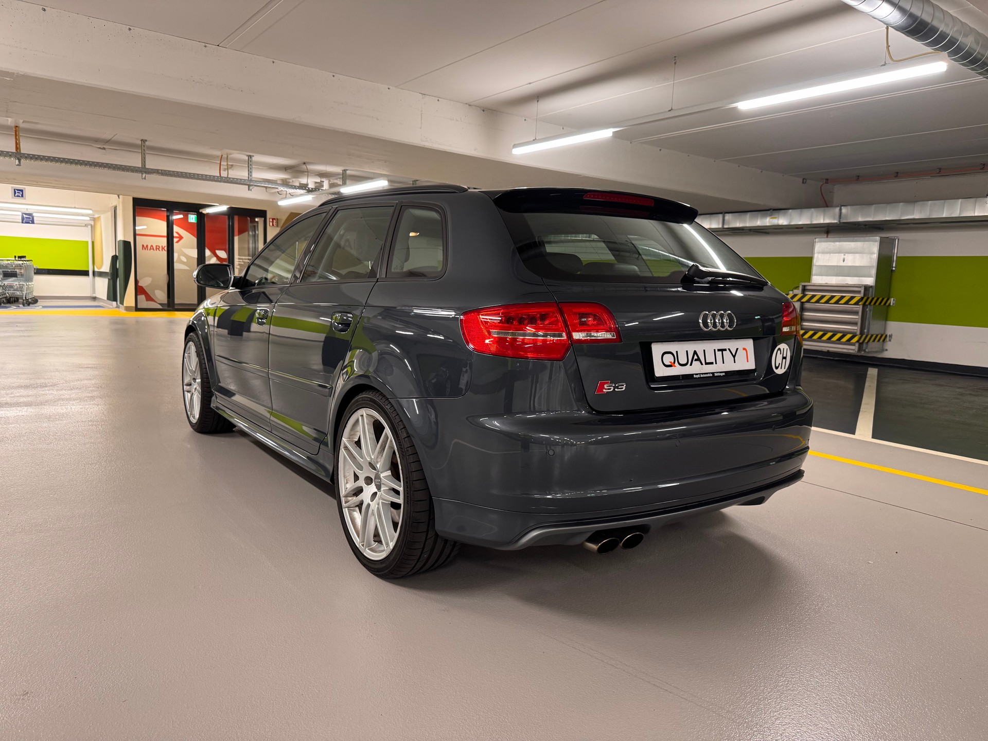 AUDI S3 Sportback 2.0 TFSI quattro-image-6