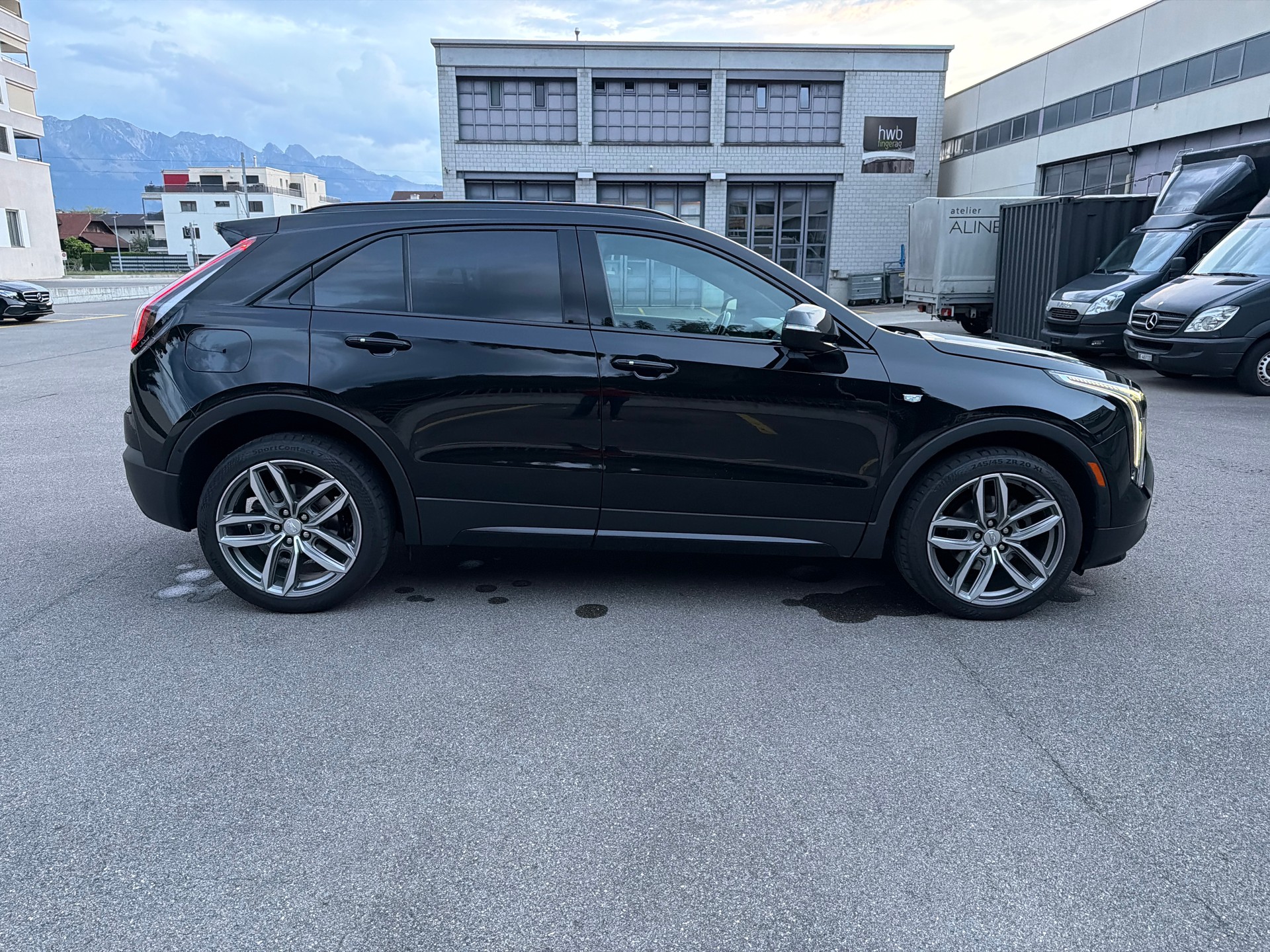 CADILLAC XT4 2.0 Launch Edition Sport AWD Automat-image-6