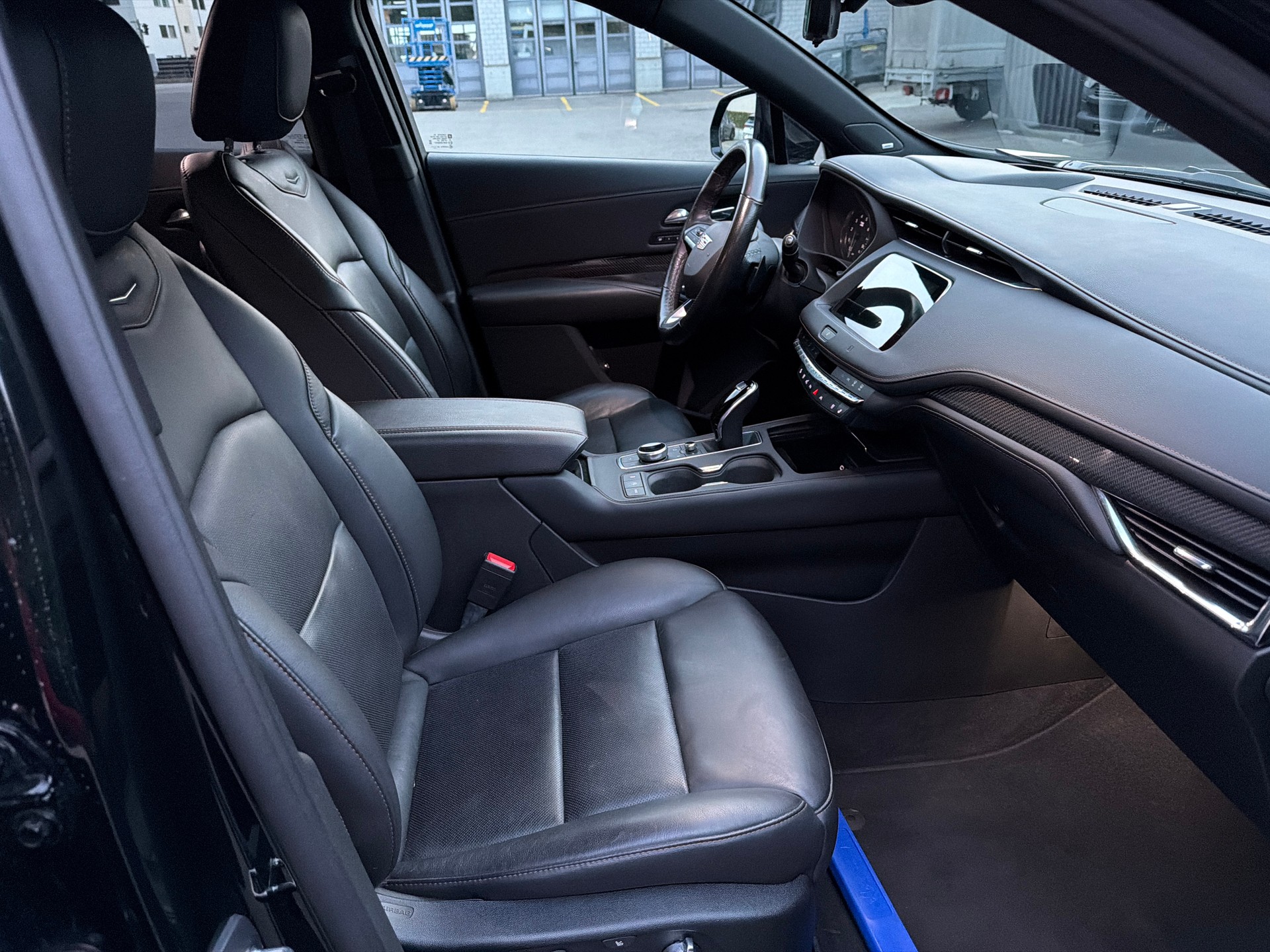 CADILLAC XT4 2.0 Launch Edition Sport AWD Automat-image-8