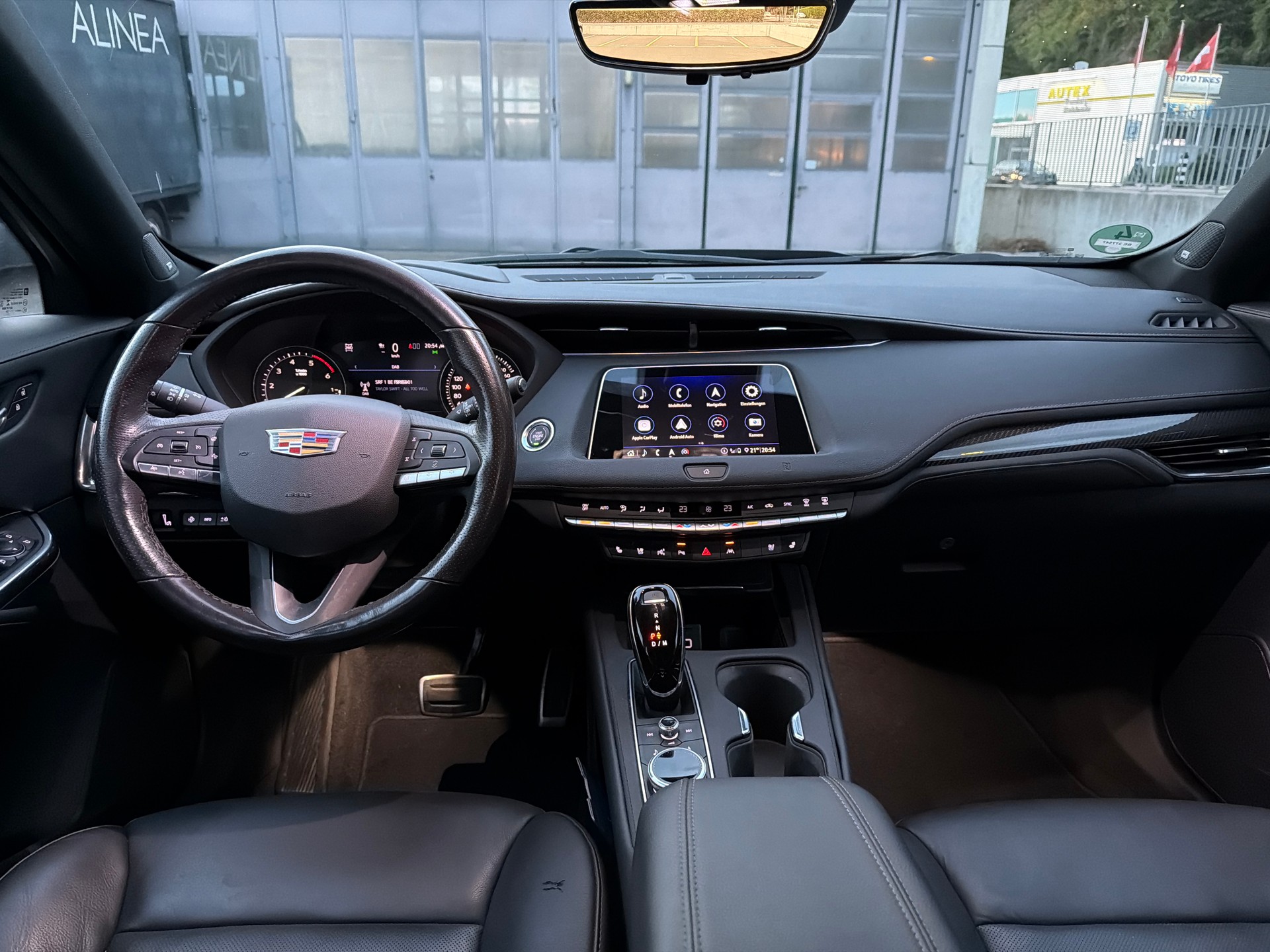 CADILLAC XT4 2.0 Launch Edition Sport AWD Automat-image-11