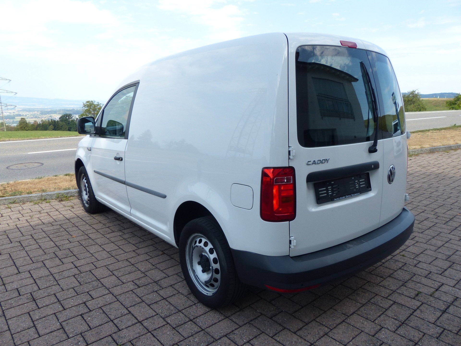 VW Caddy 2.0TDI BlueMotion Technology DSG-image-5