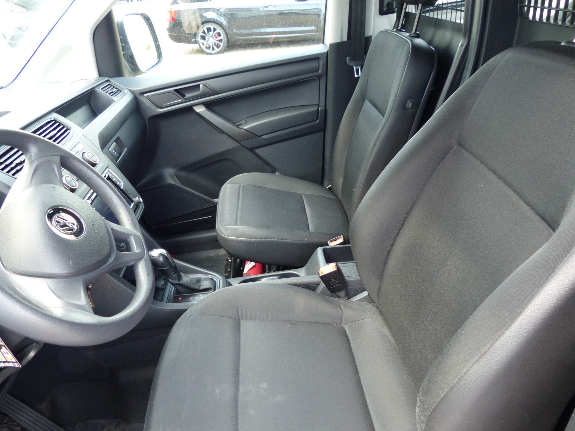 VW Caddy 2.0TDI BlueMotion Technology DSG-image-18