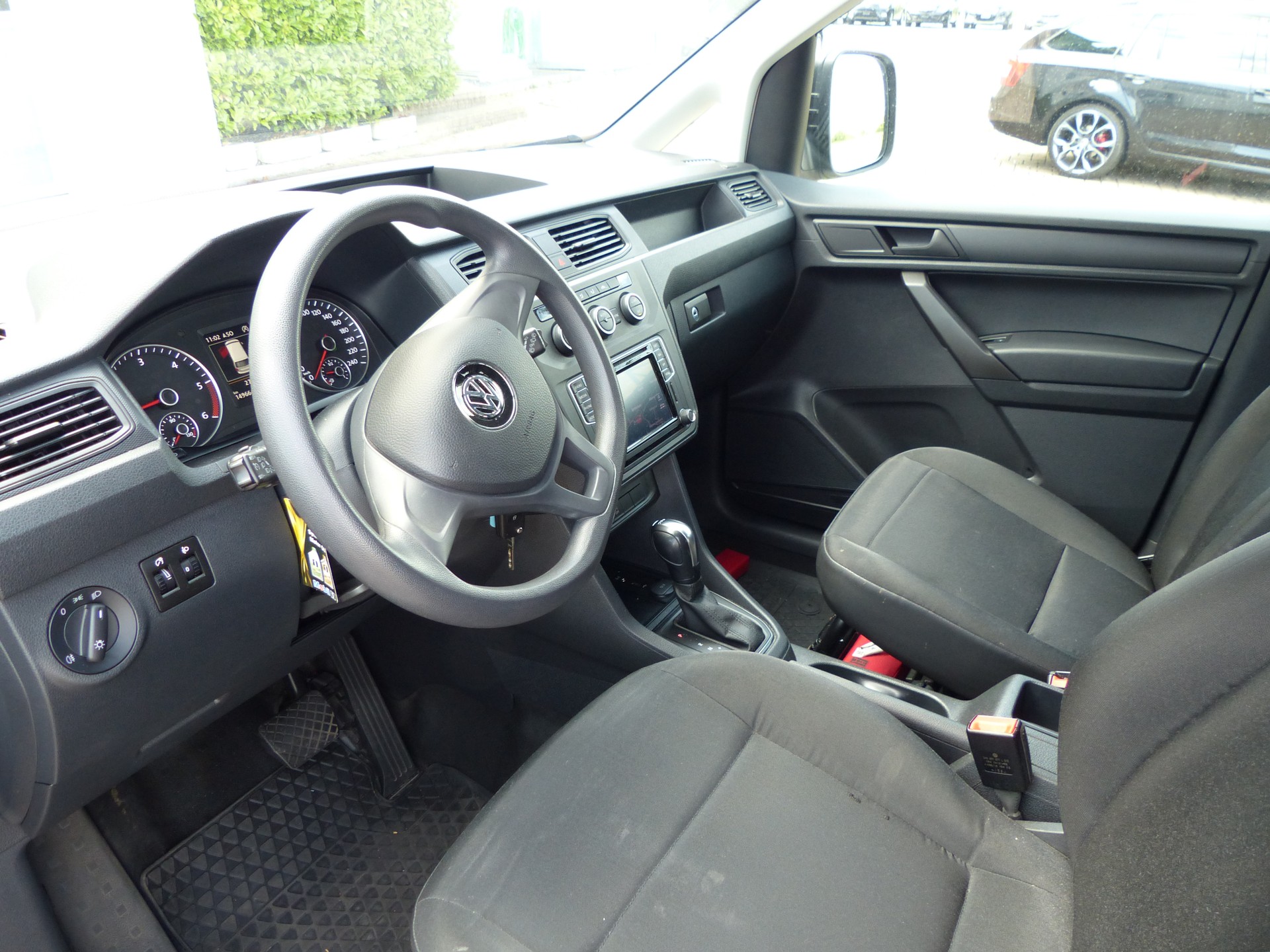 VW Caddy 2.0TDI BlueMotion Technology DSG-image-19