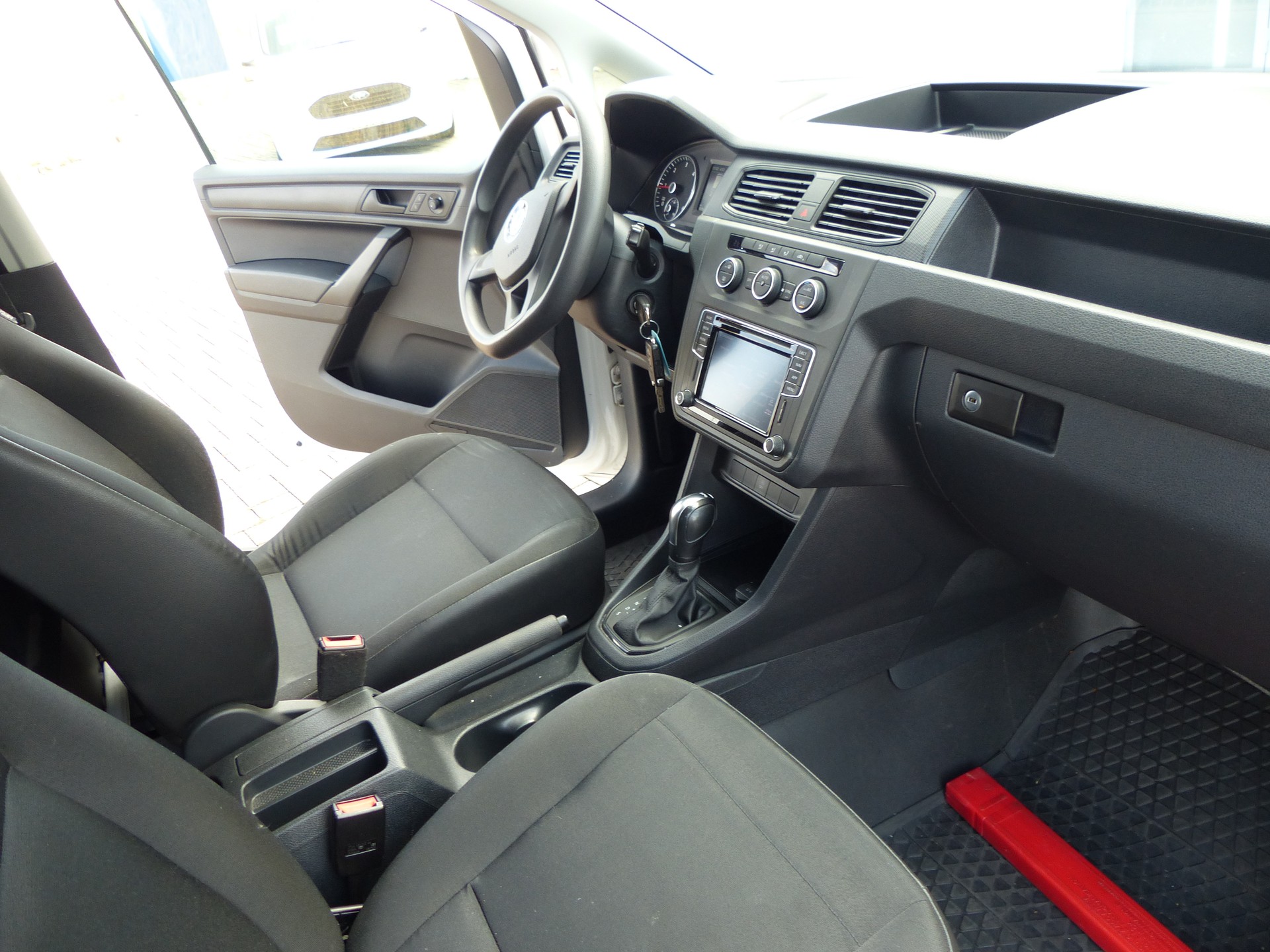 VW Caddy 2.0TDI BlueMotion Technology DSG-image-21