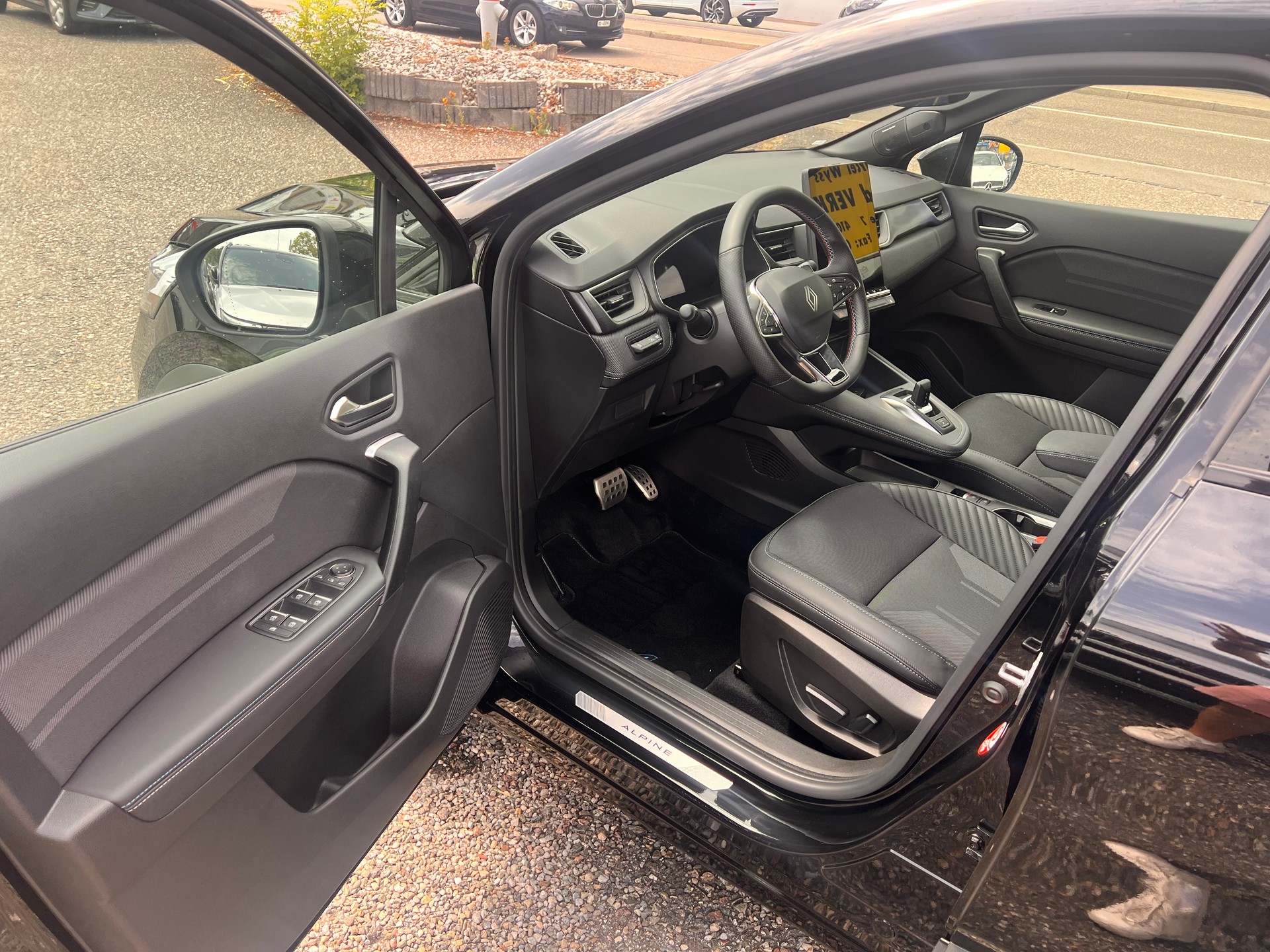RENAULT Captur 1.3 TCe Esprit Alpine EDC-image-10