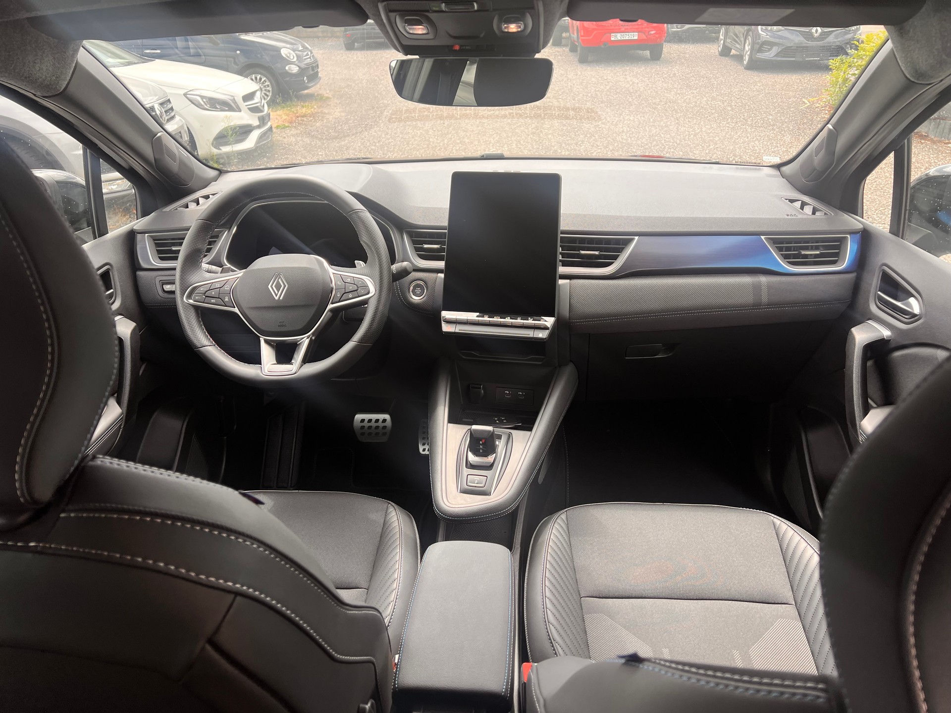 RENAULT Captur 1.3 TCe Esprit Alpine EDC-image-9