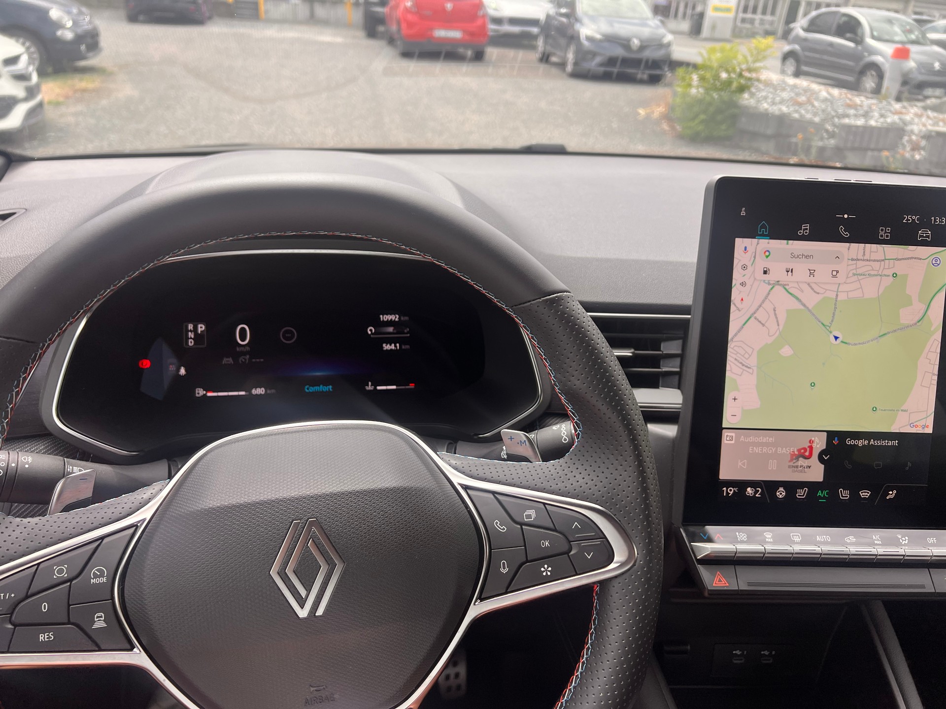 RENAULT Captur 1.3 TCe Esprit Alpine EDC-image-15